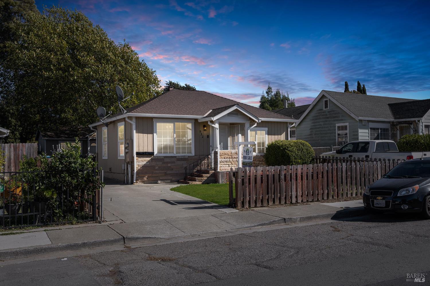 532 Almond Dr, Vallejo, CA 94589