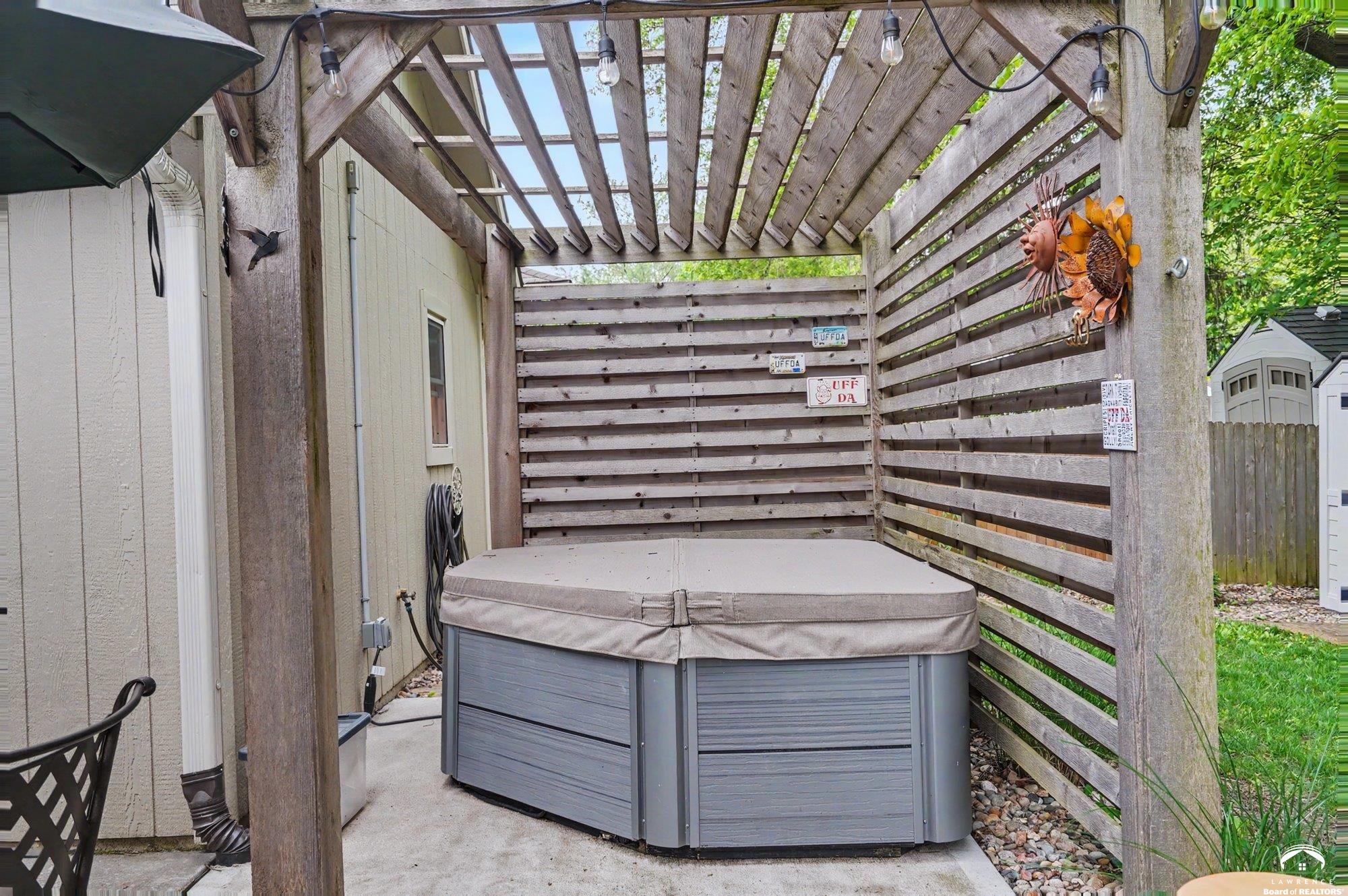 main property photo 32