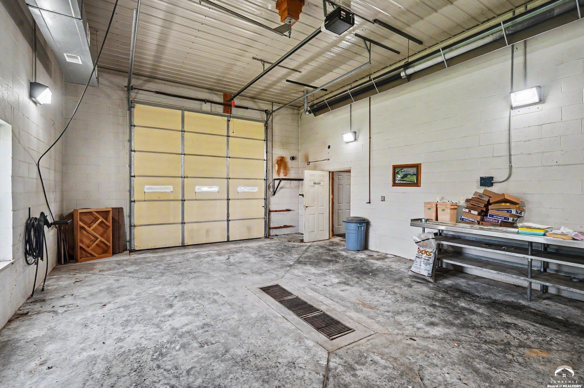 main property photo 79