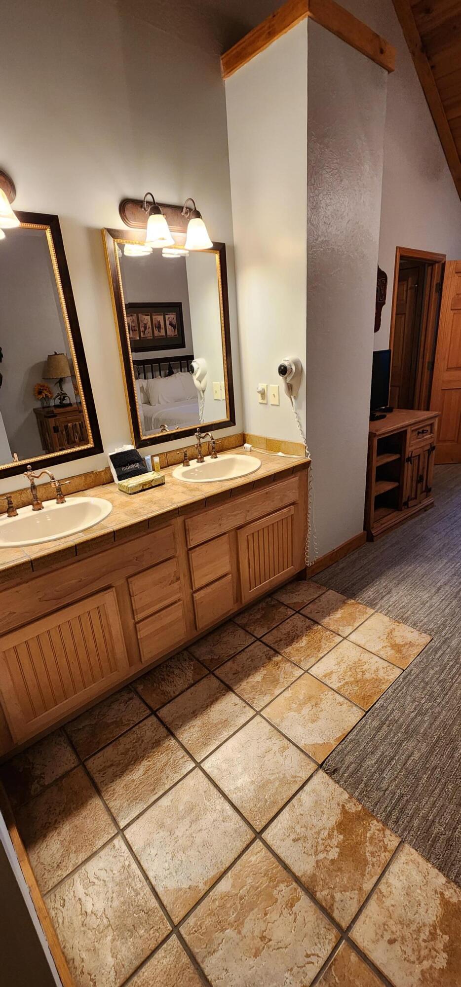 main property photo 65