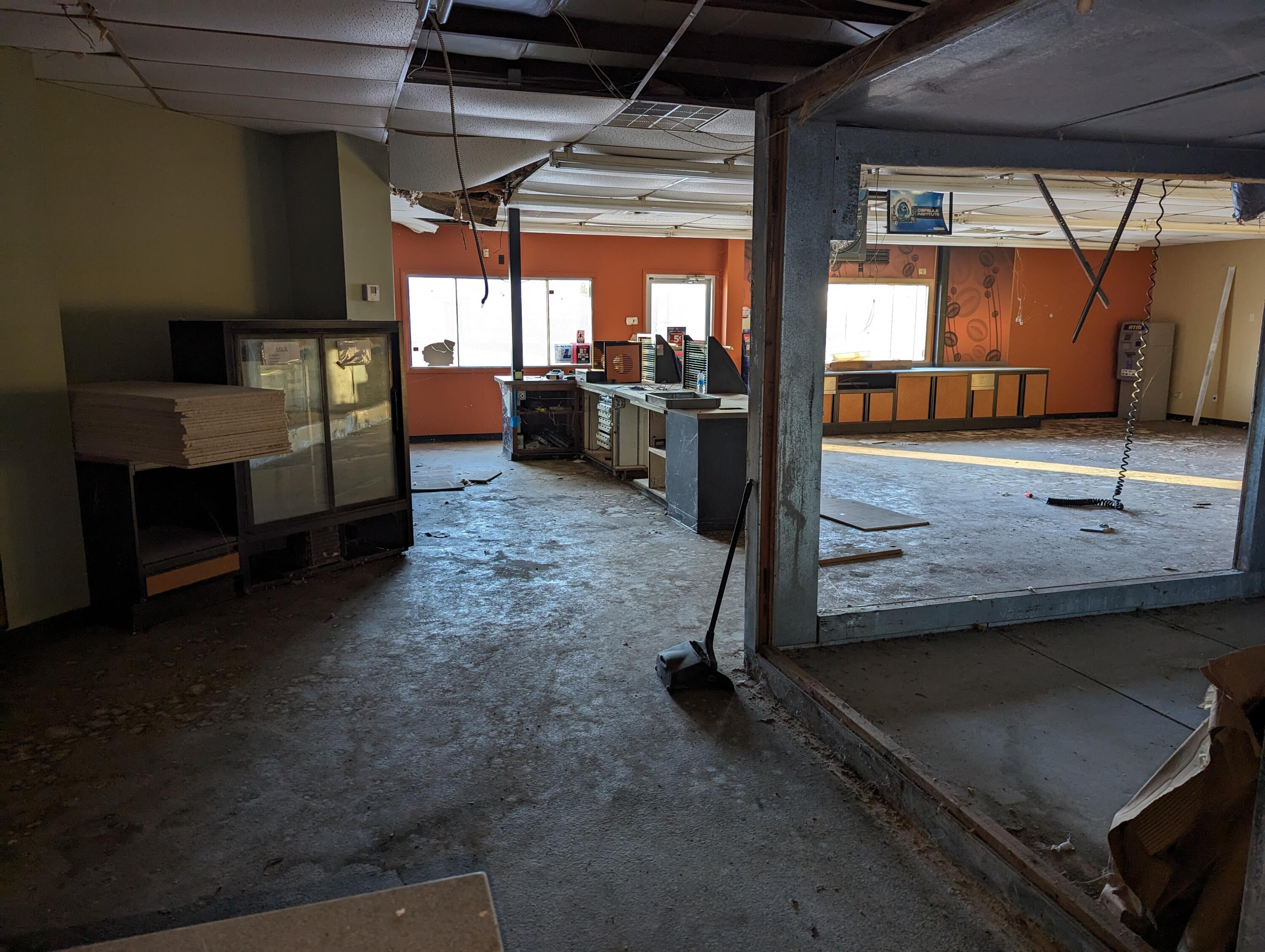 main property photo 12