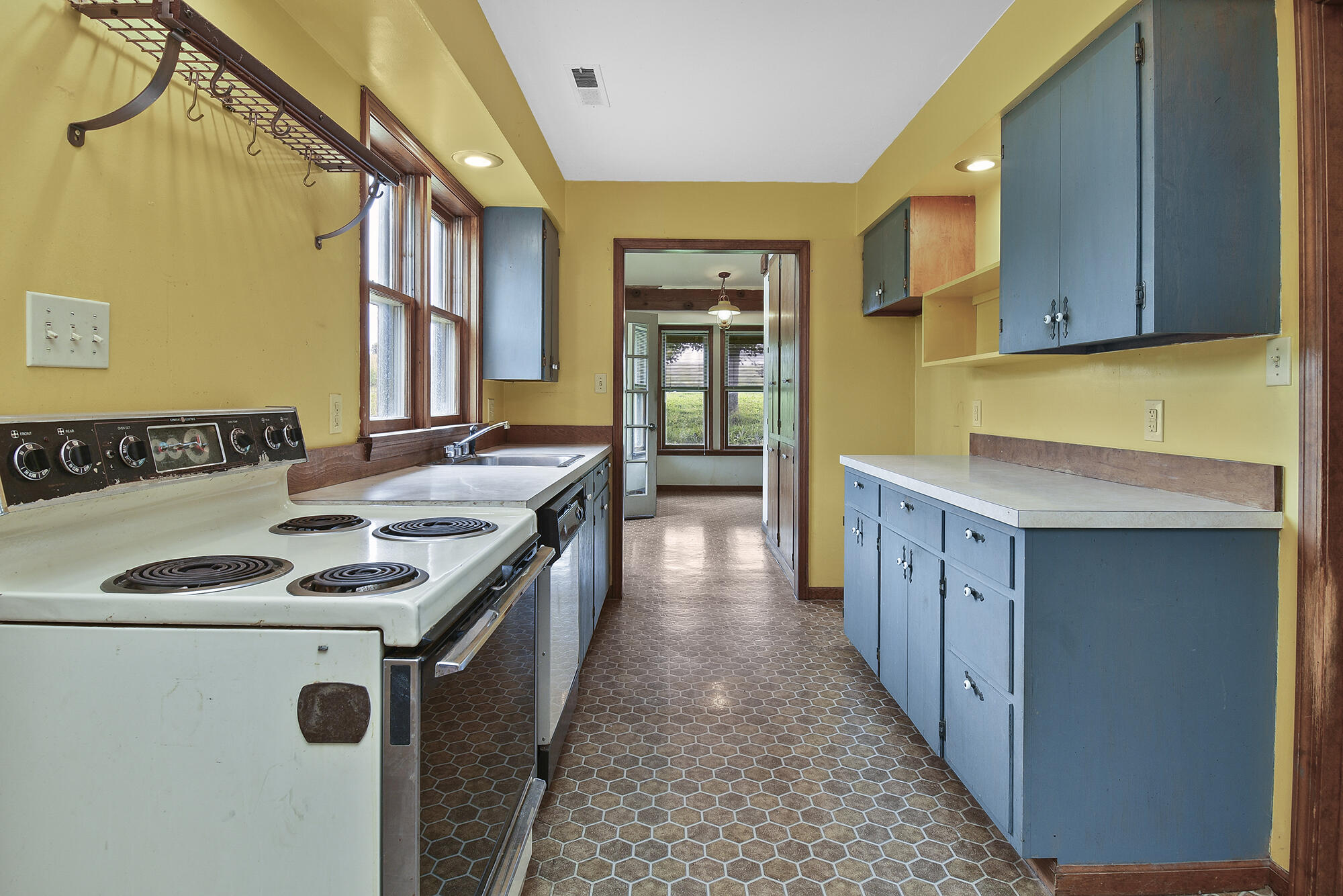 main property photo 74