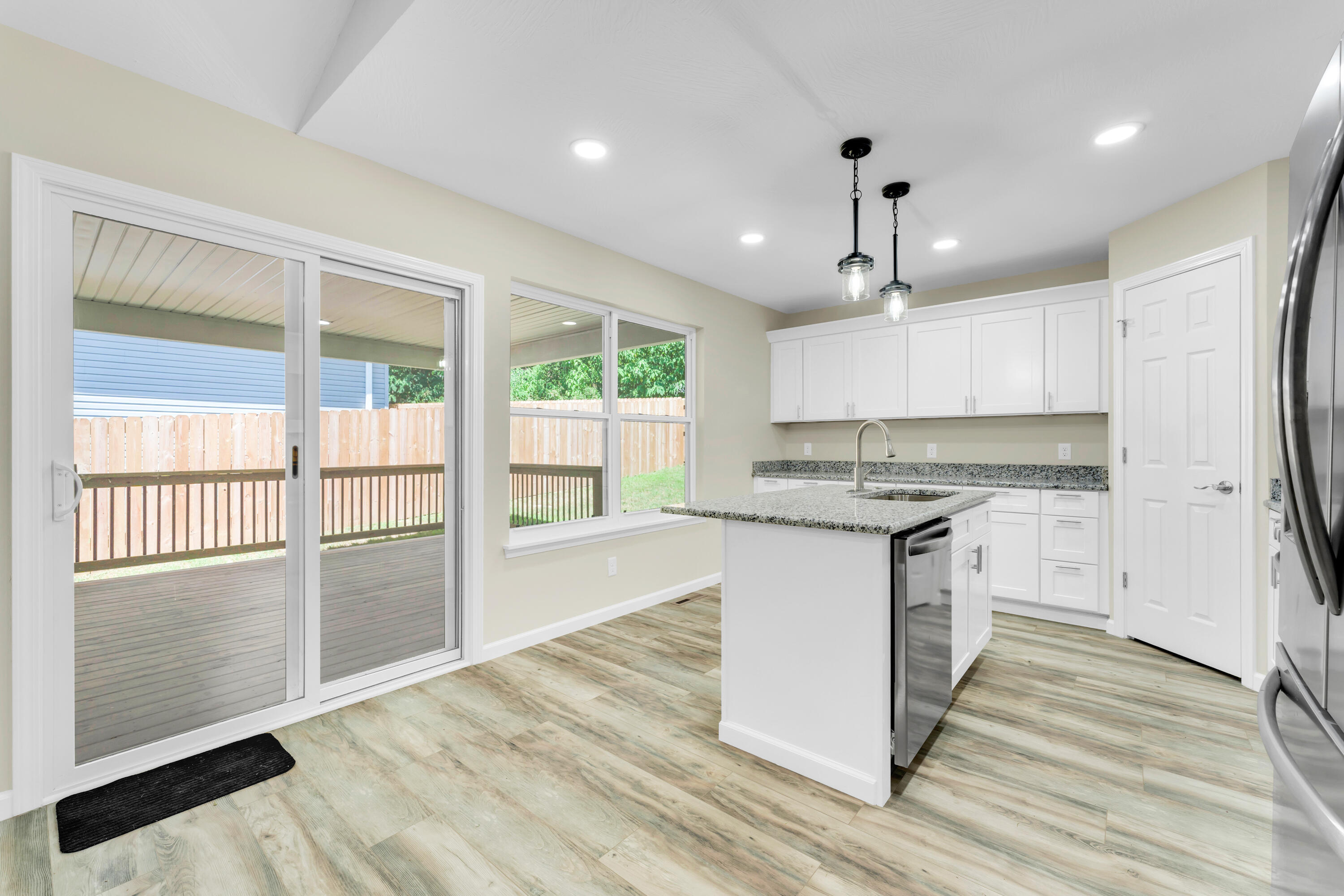property viewer photo 6