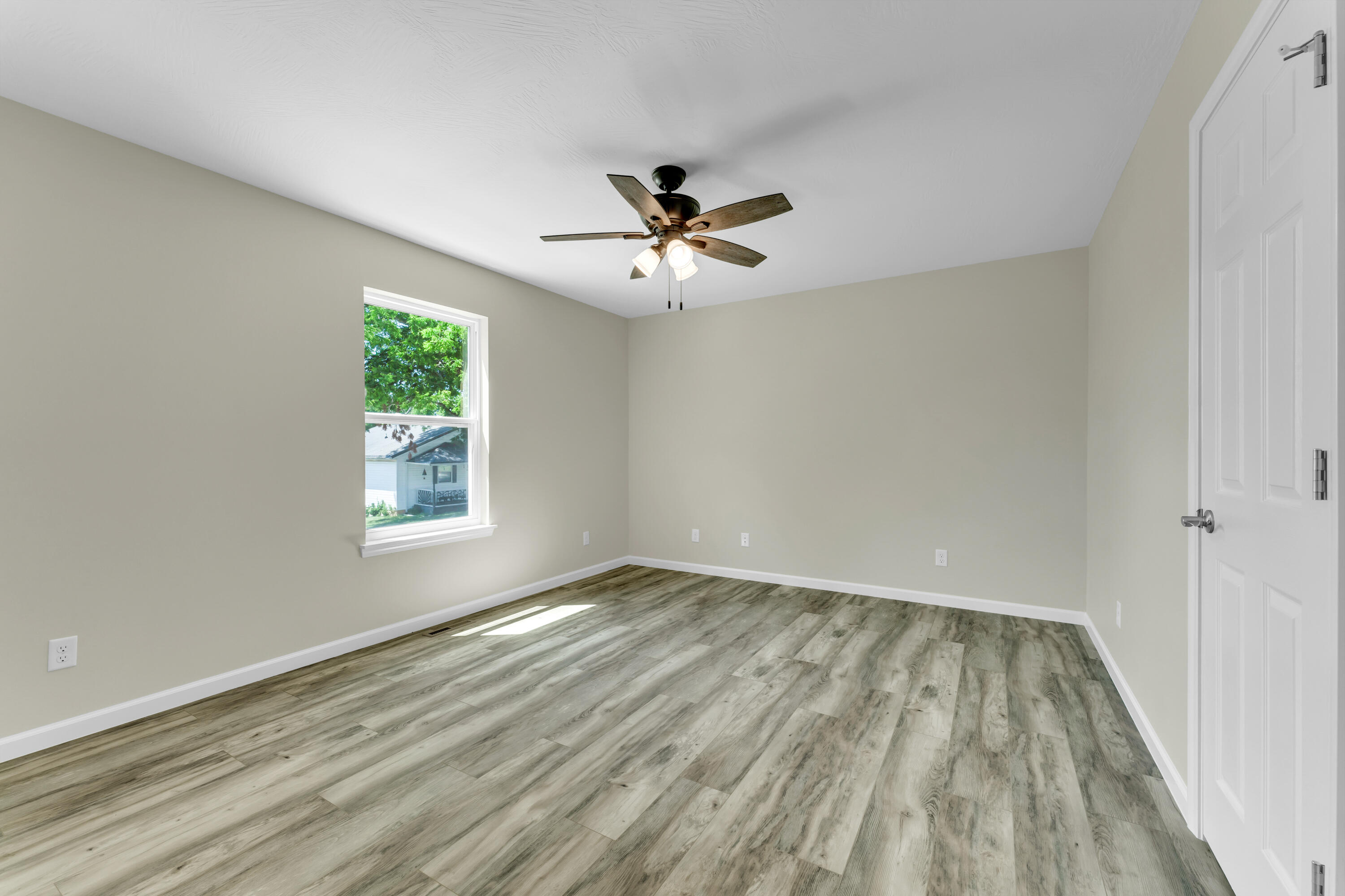 property viewer photo 9