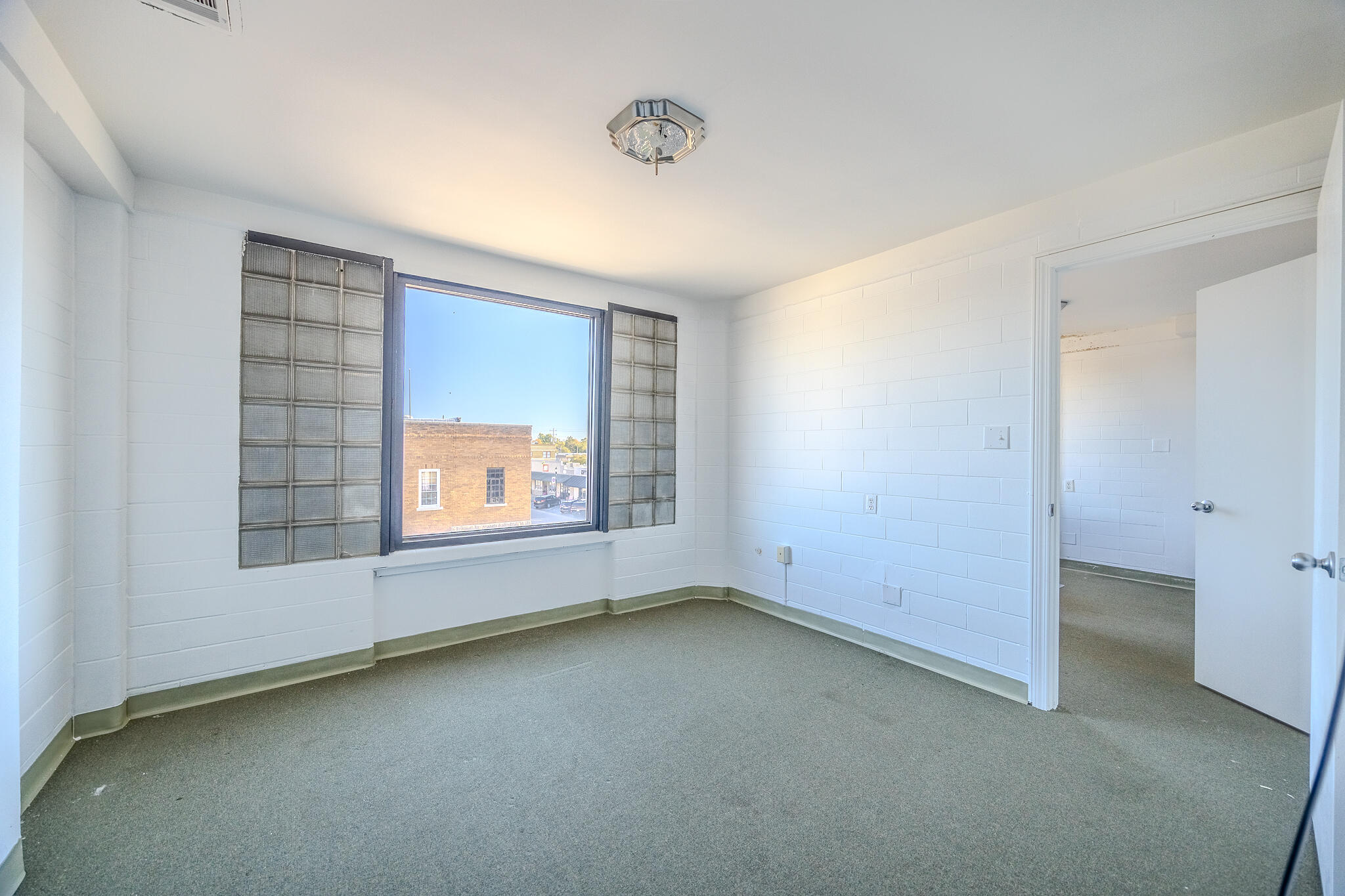 main property photo 50