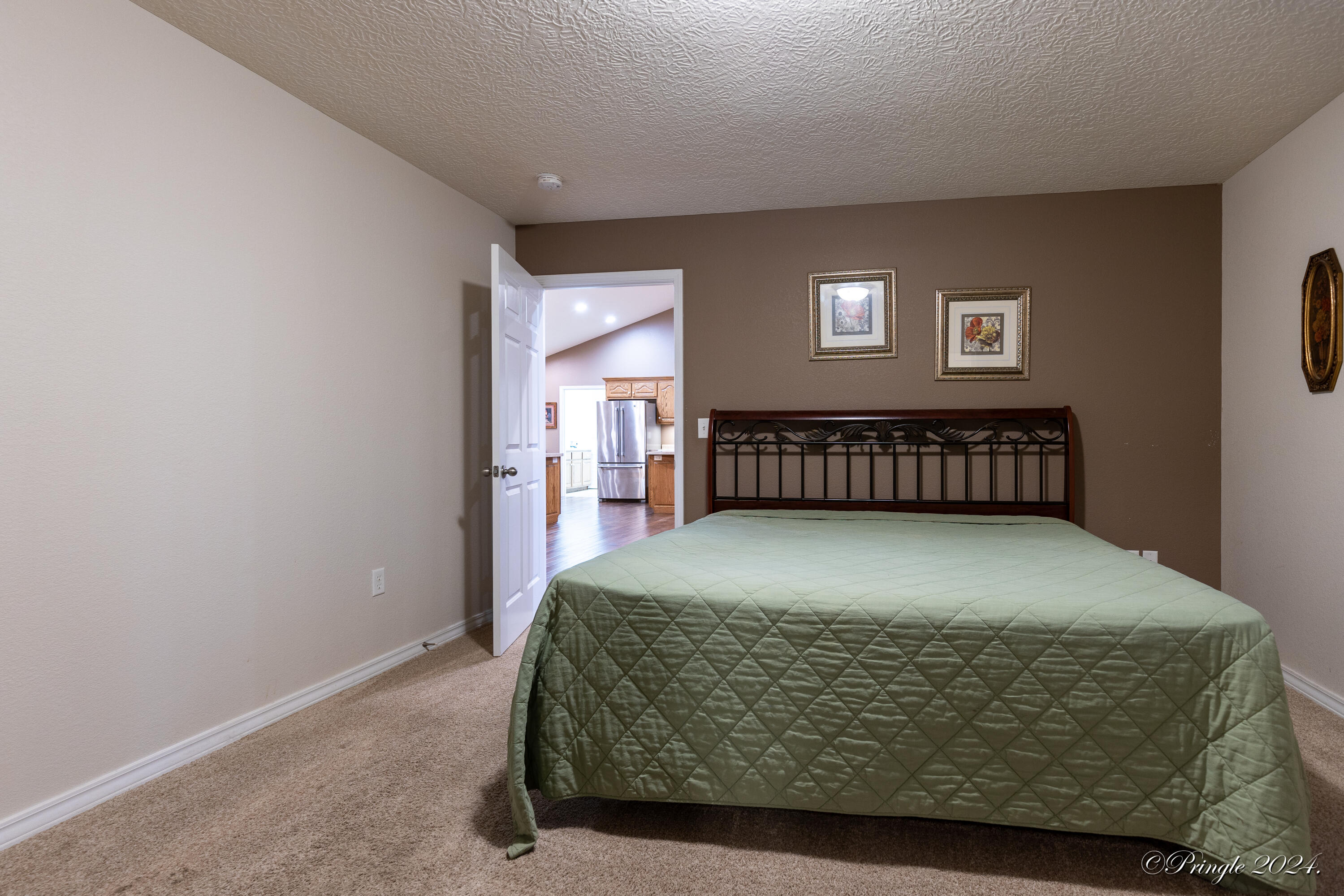 property viewer photo 15