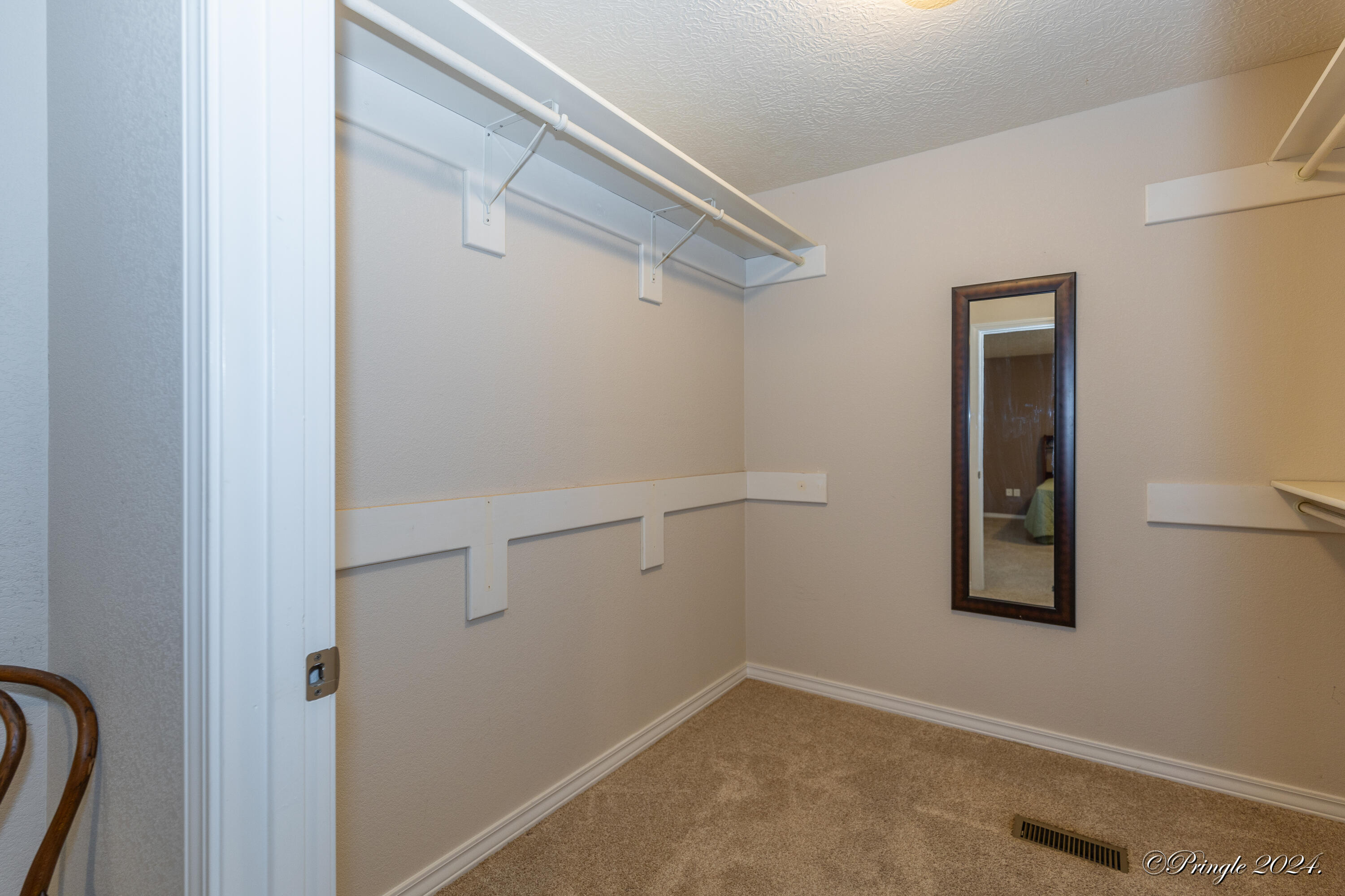 property viewer photo 18