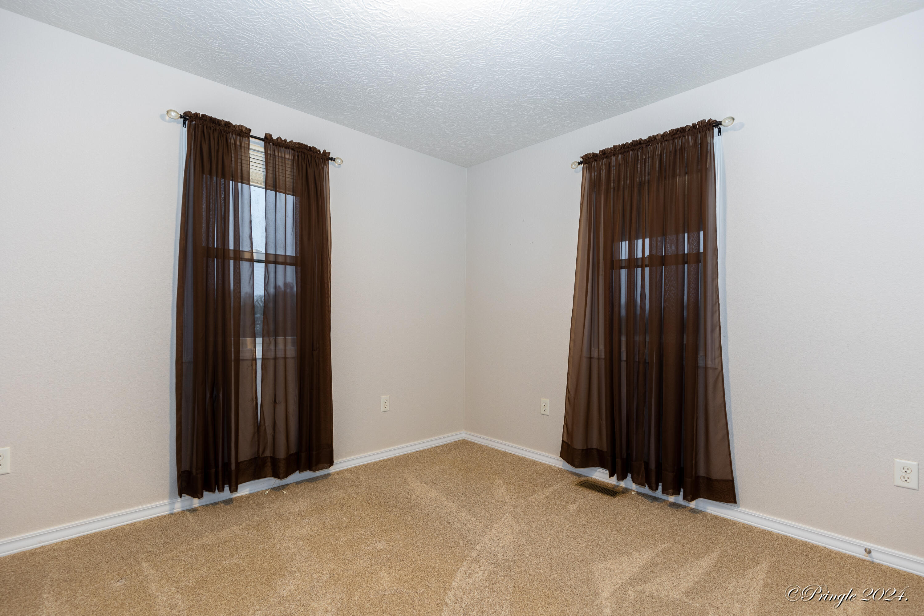 property viewer photo 23
