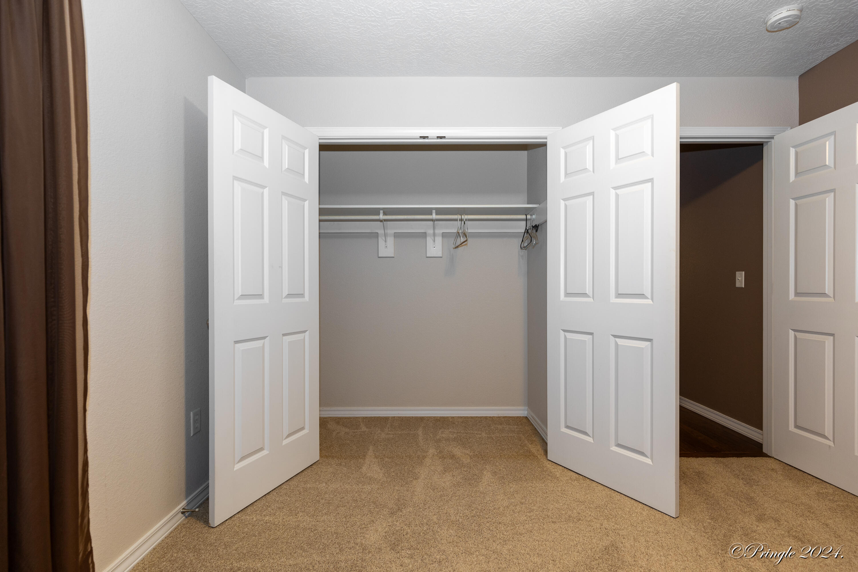 property viewer photo 24