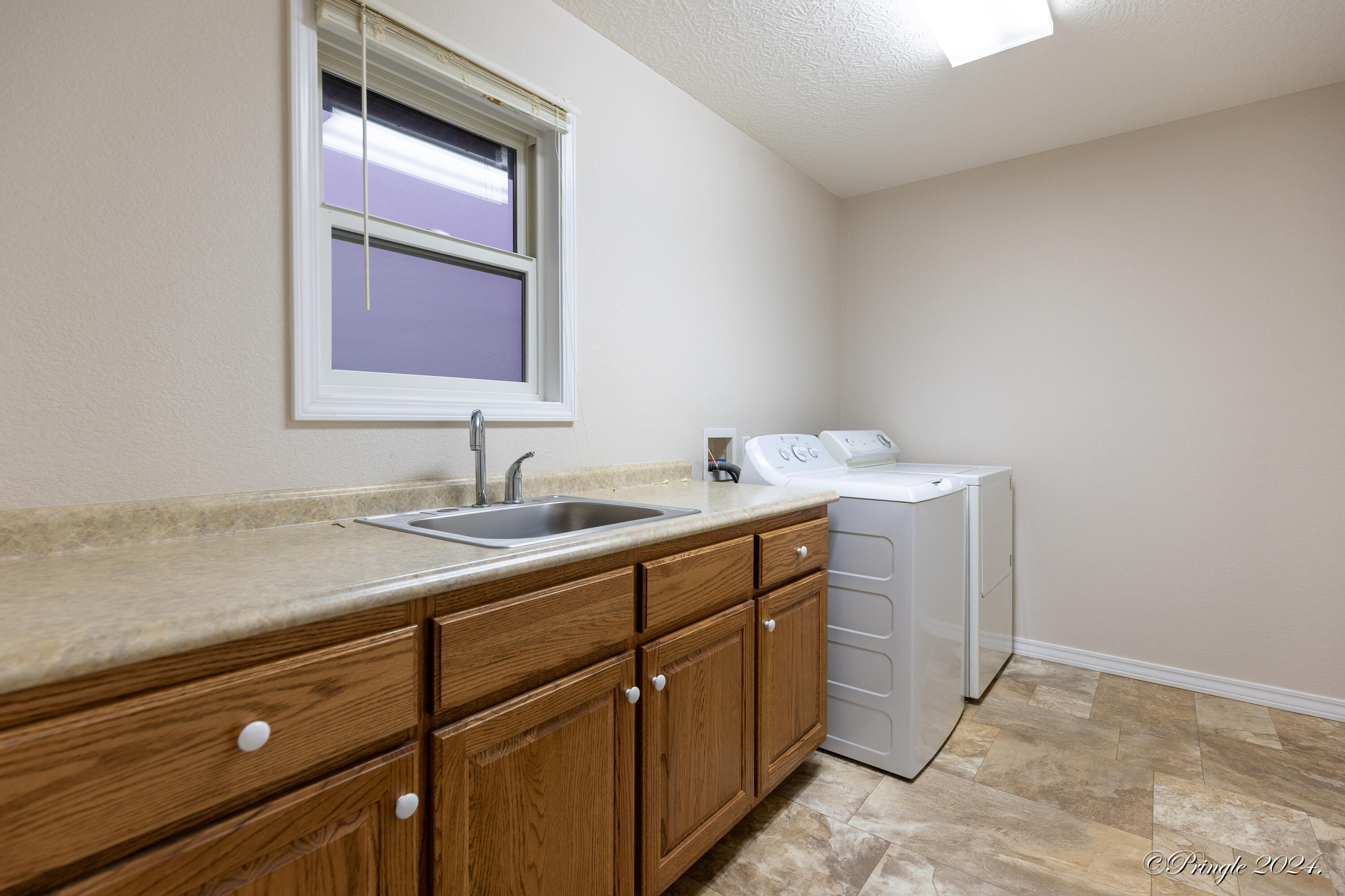 property viewer photo 25