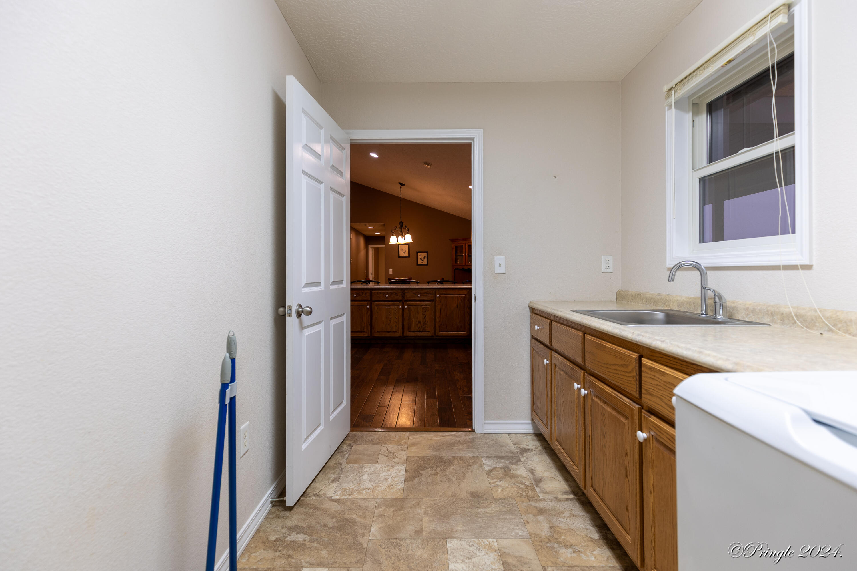 property viewer photo 26