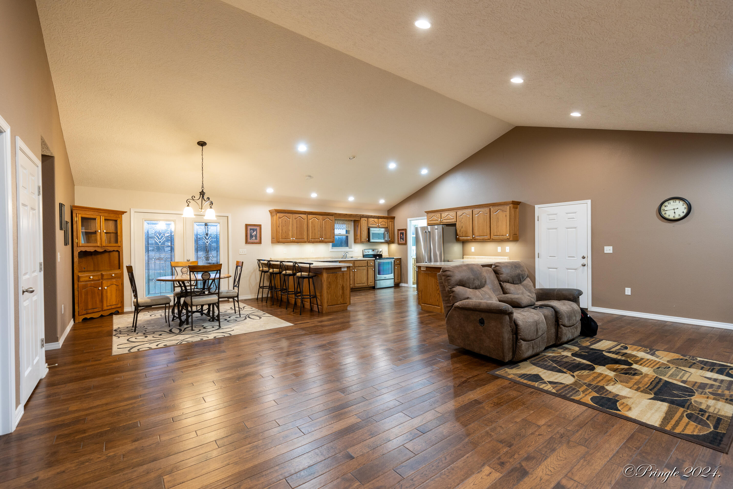 property viewer photo 7
