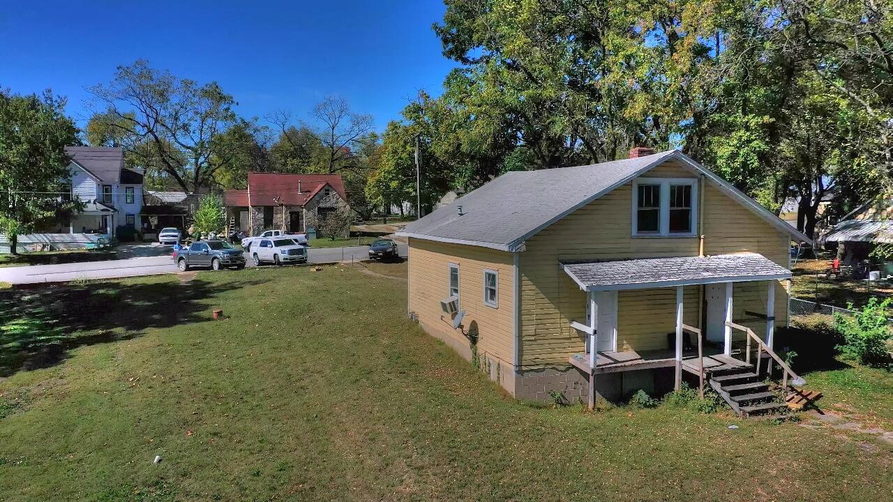 main property photo 11
