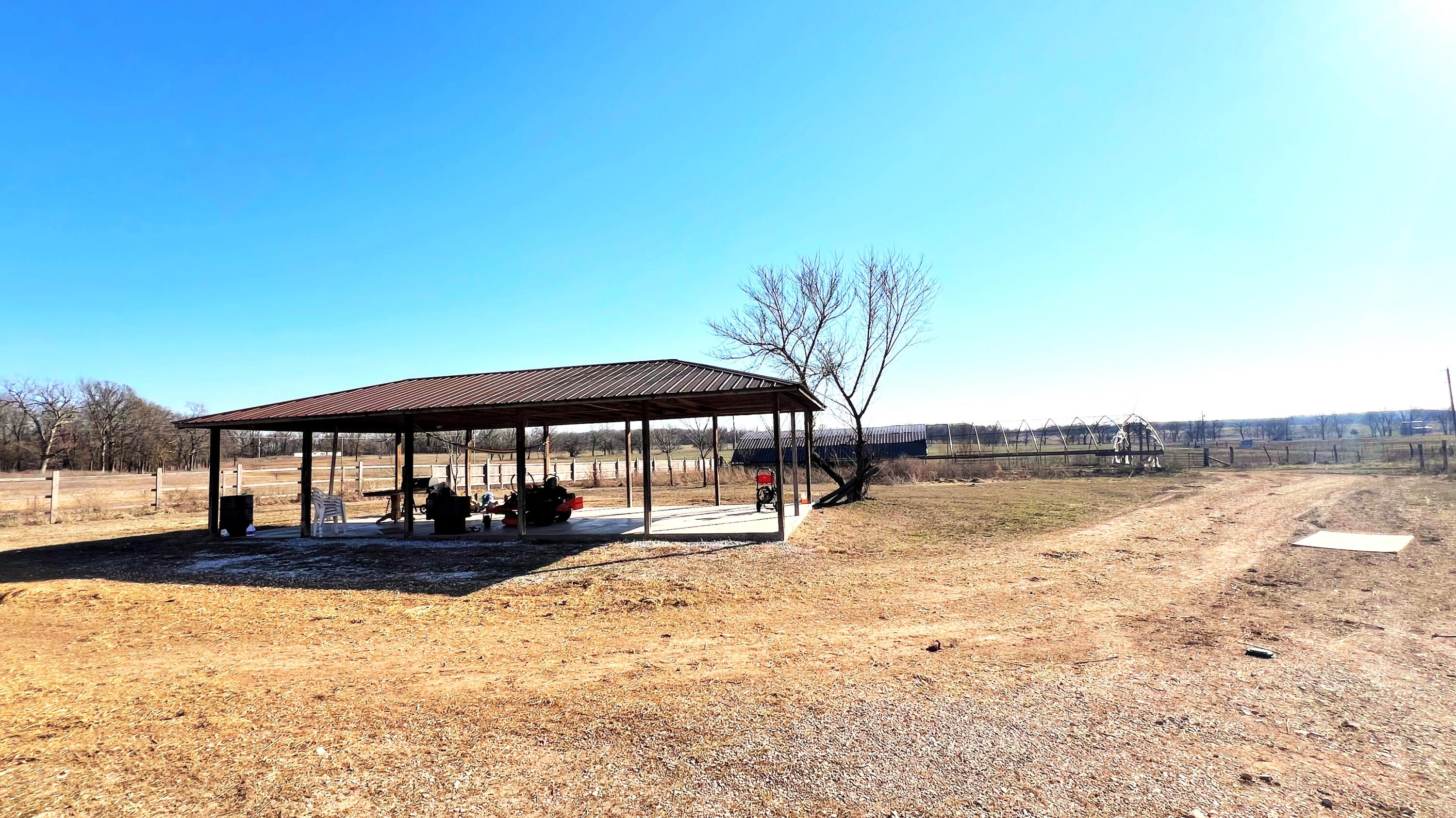 main property photo 17