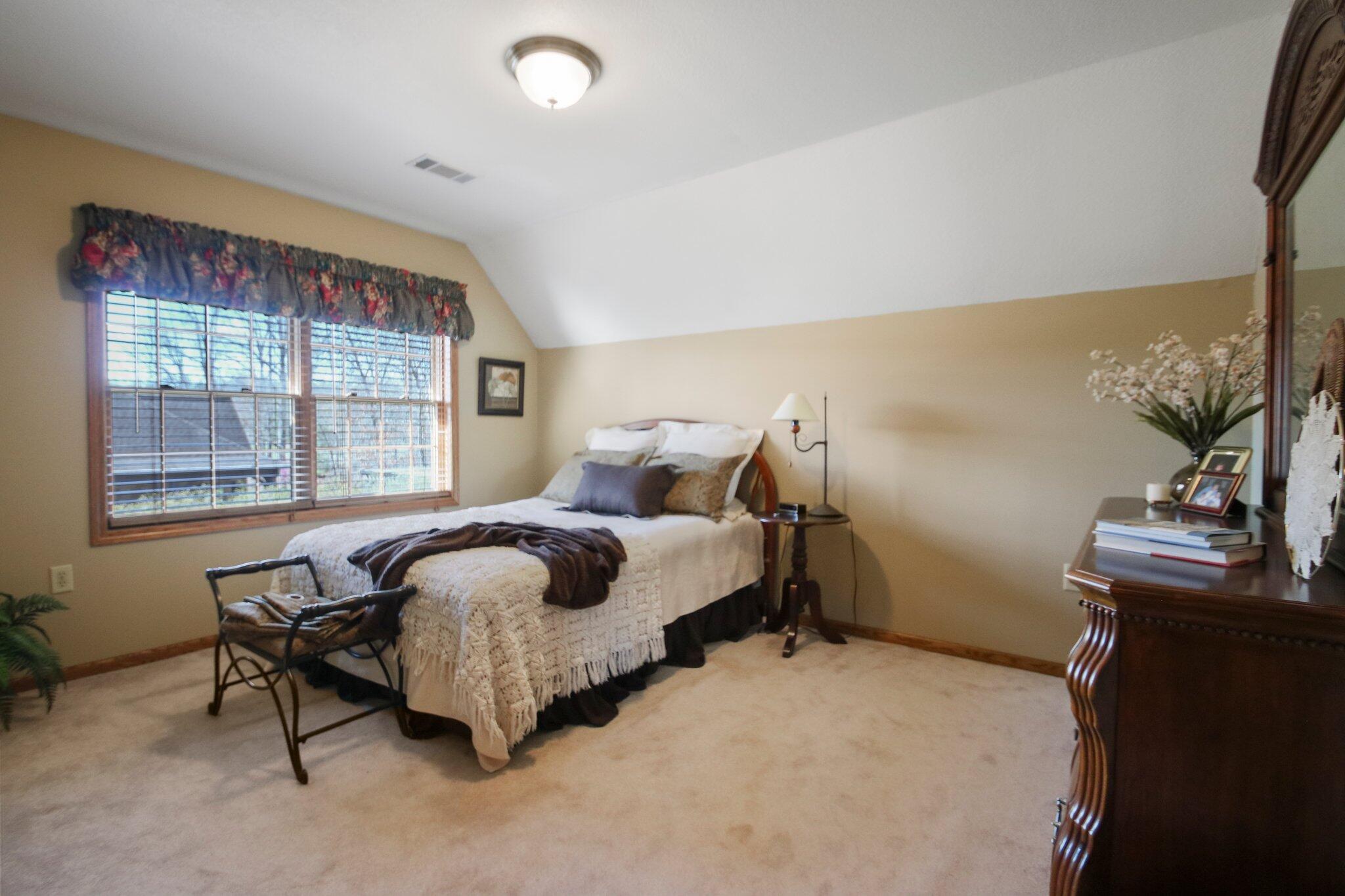 property viewer photo 32
