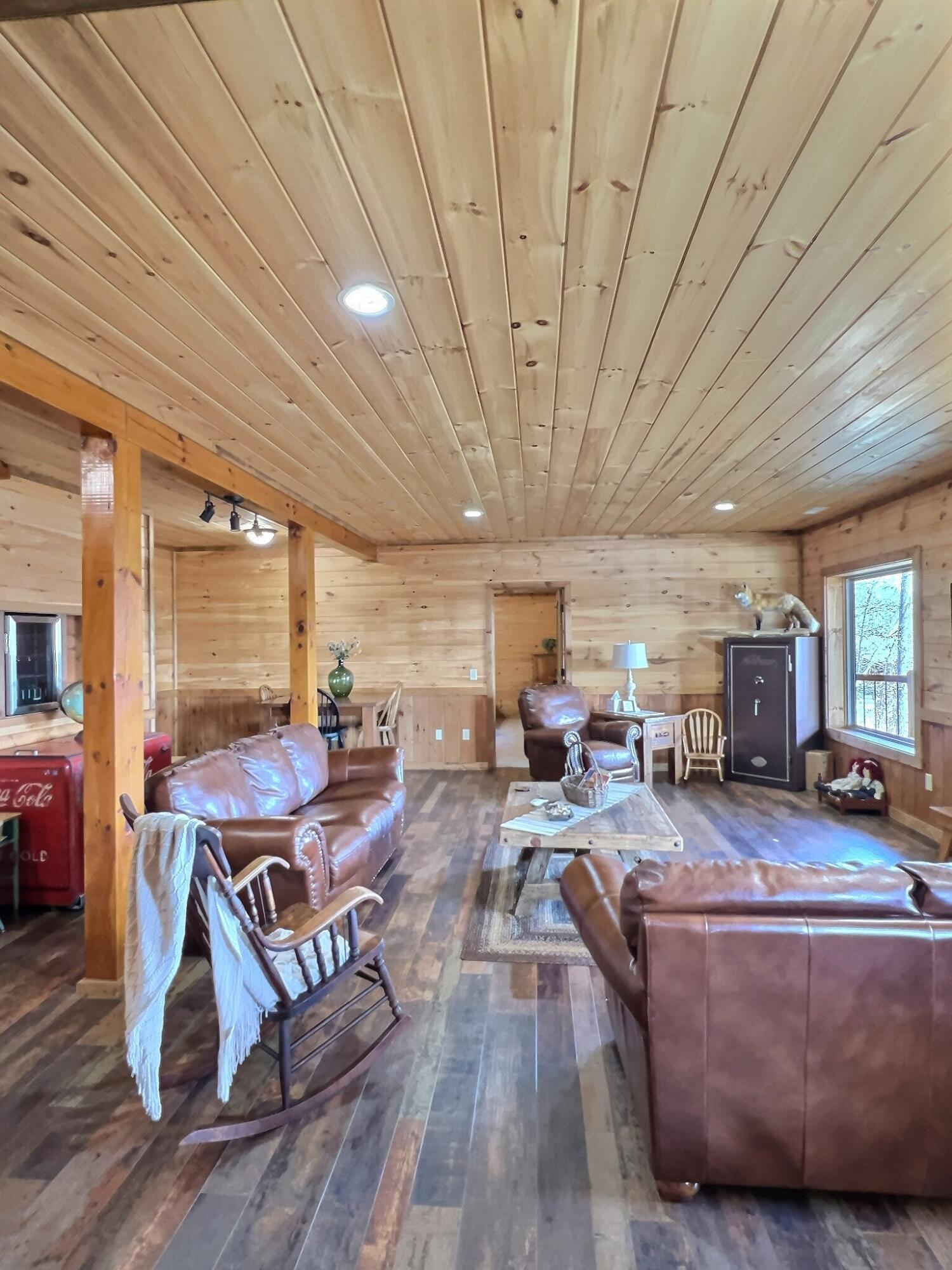 main property photo 46