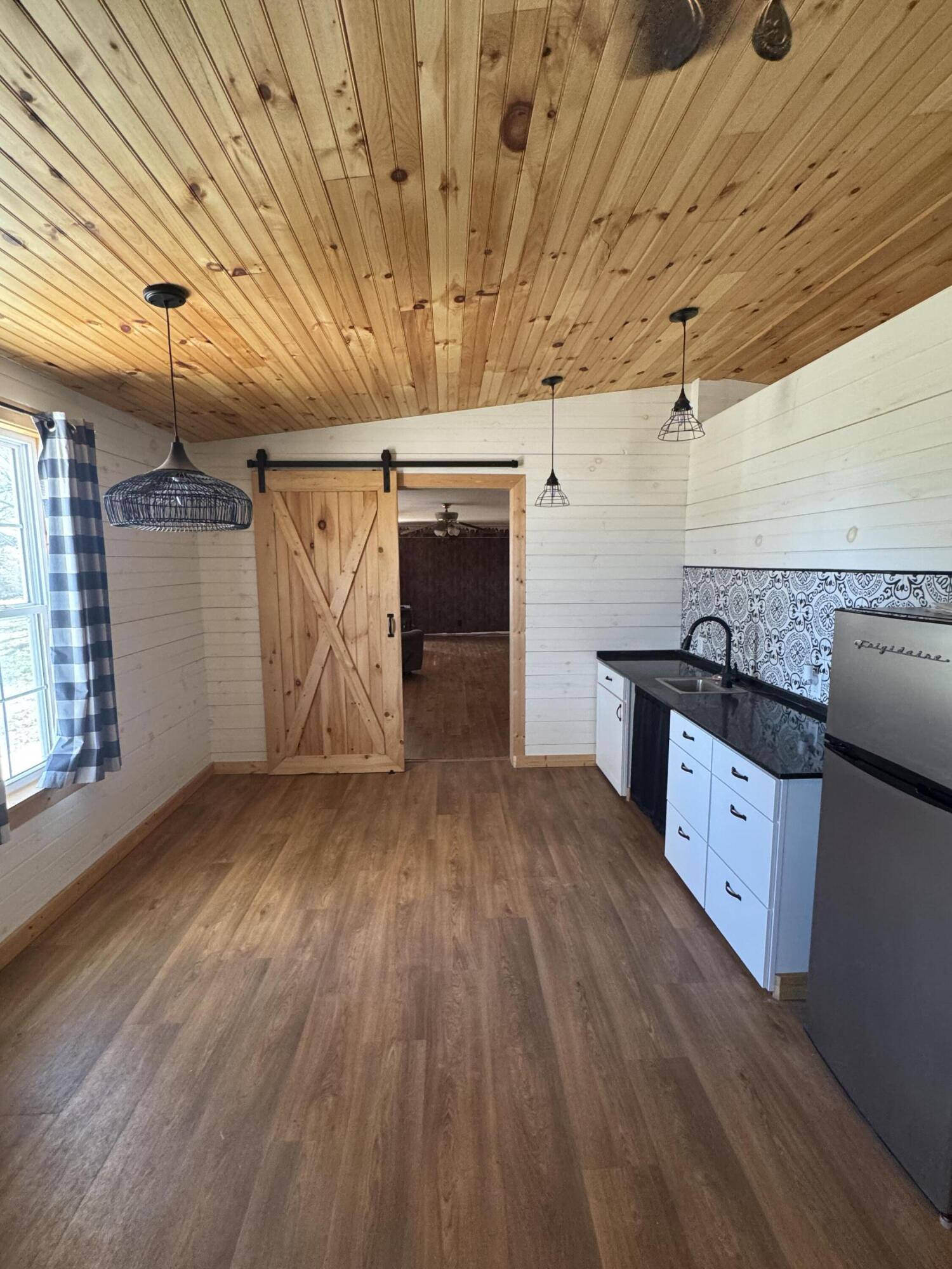 property viewer photo 9