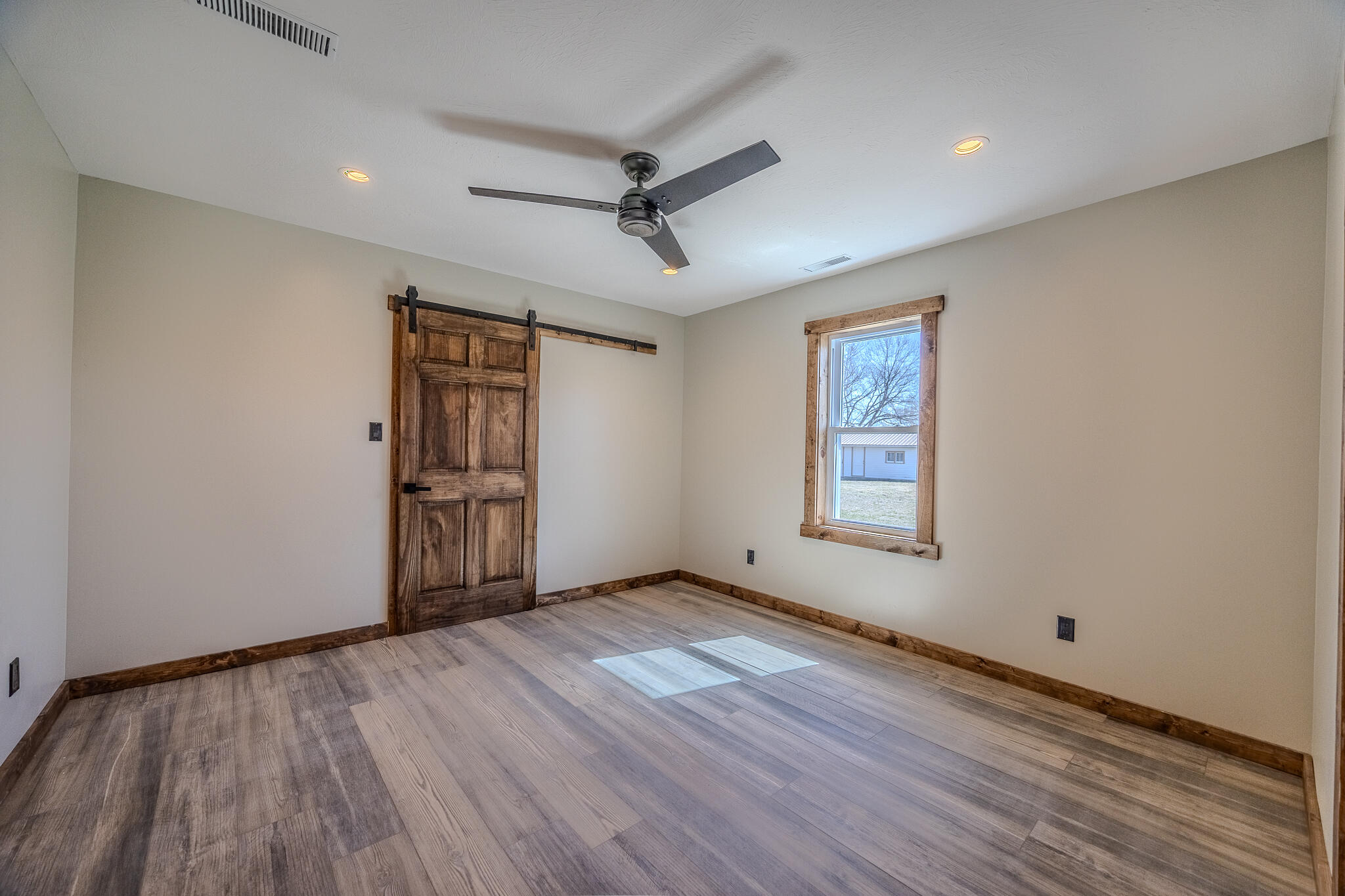 property viewer photo 12
