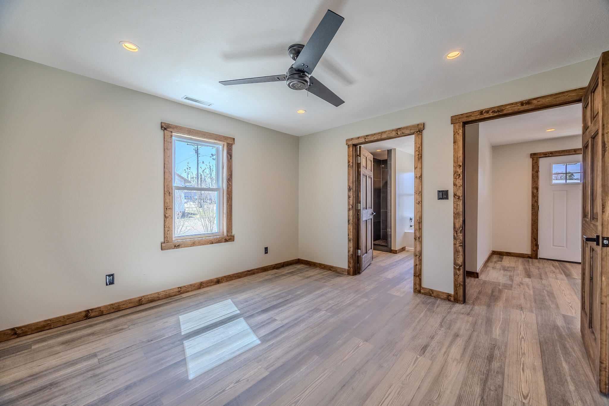 property viewer photo 15