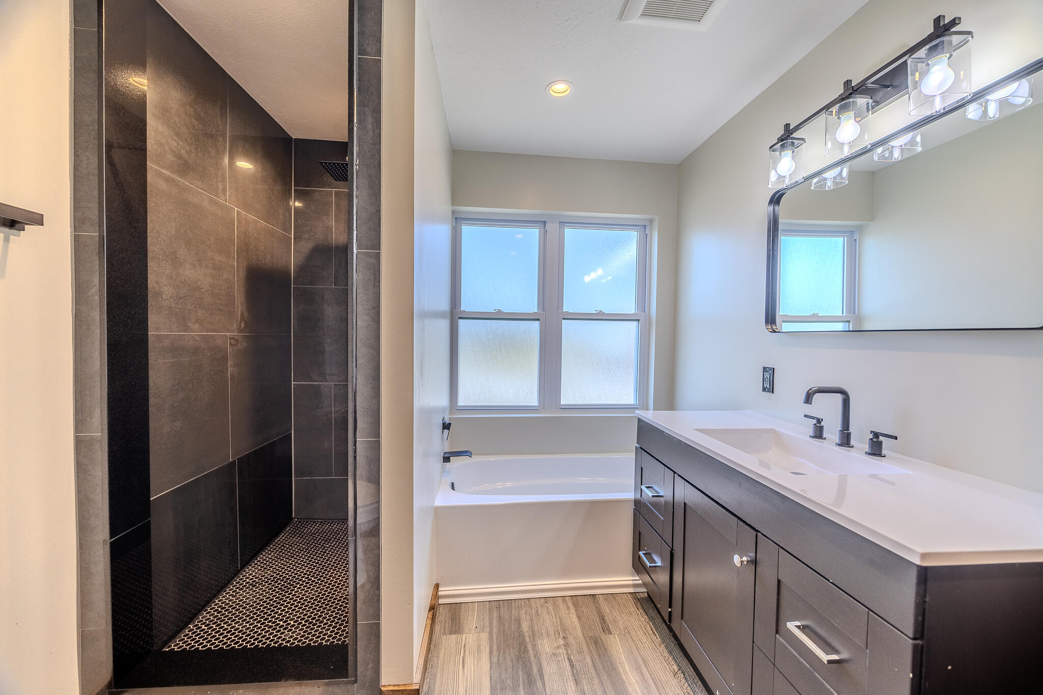 property viewer photo 17