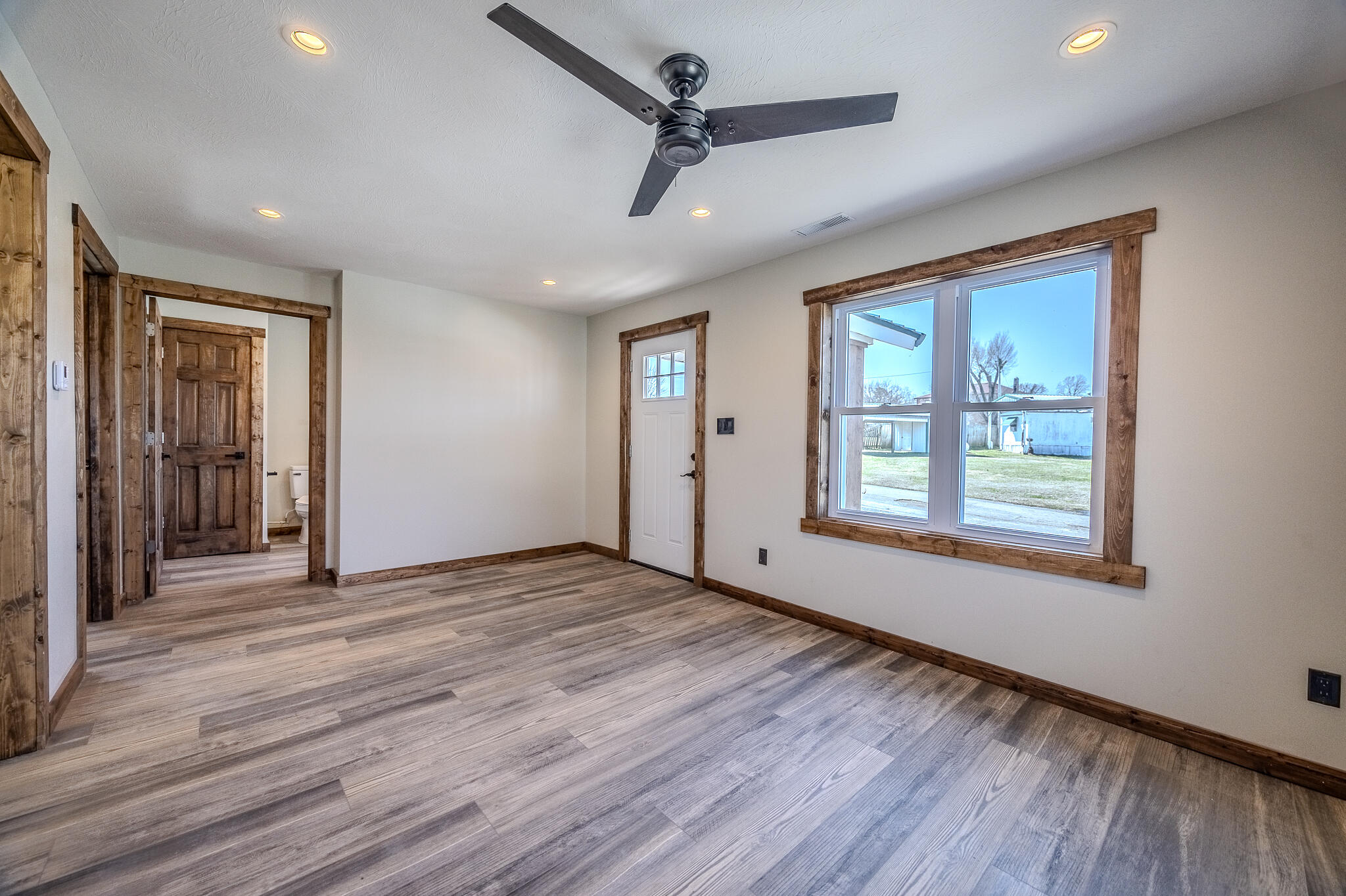 property viewer photo 6