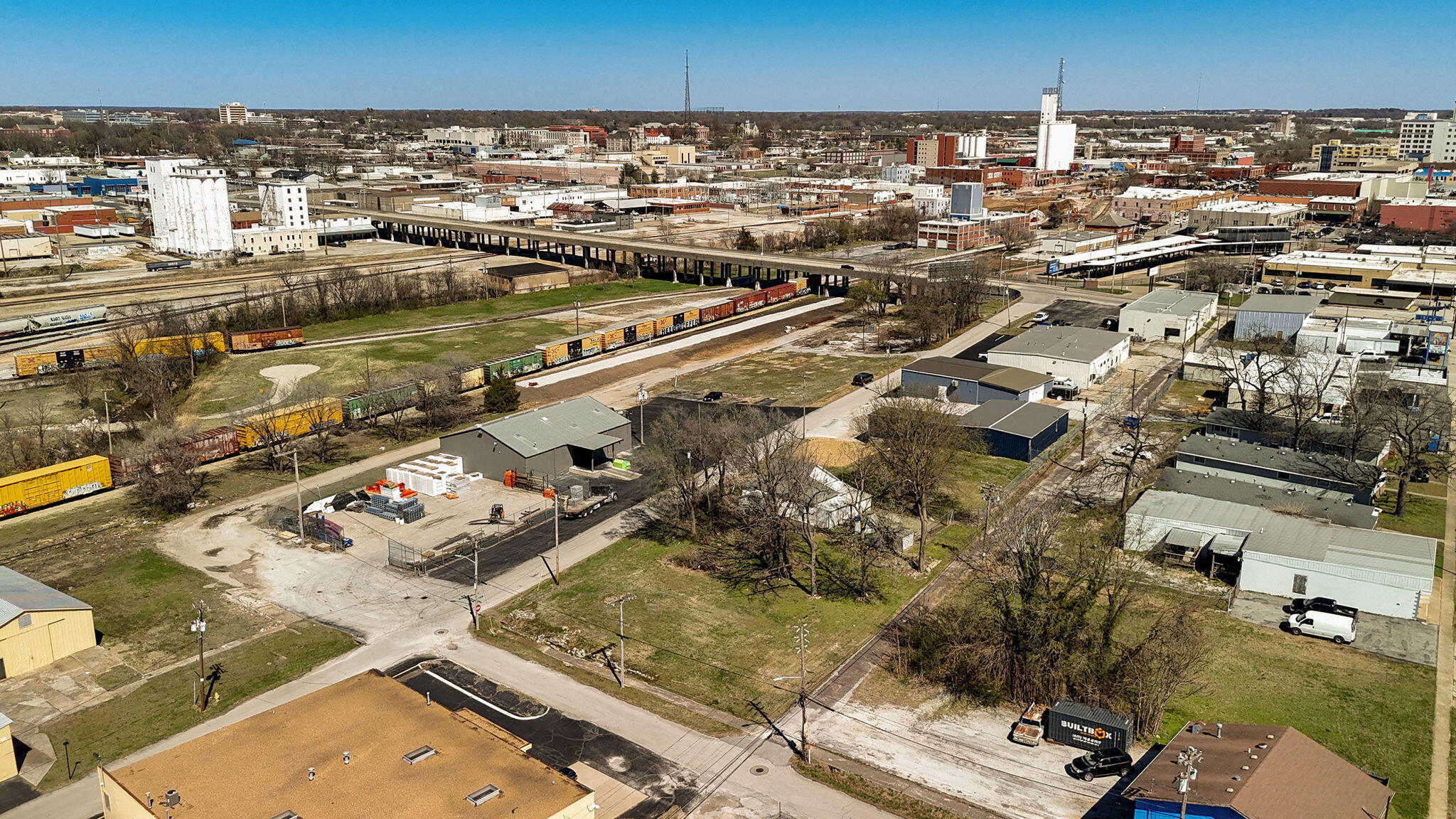 main property photo 10
