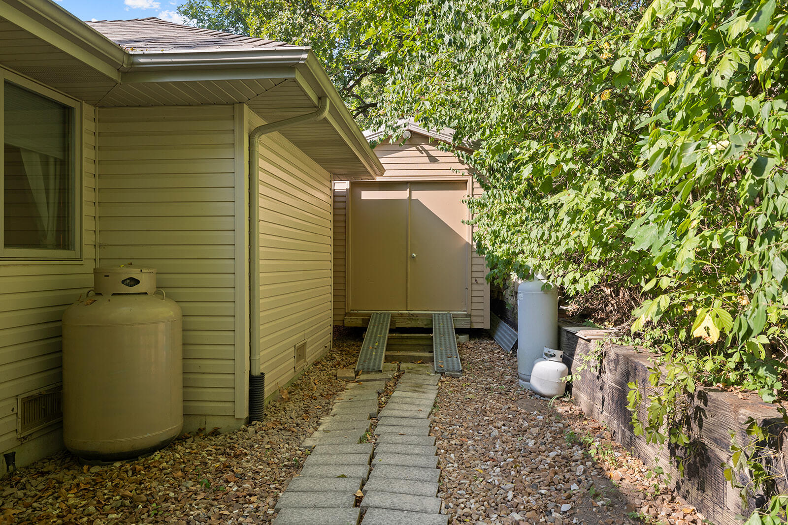 main property photo 76