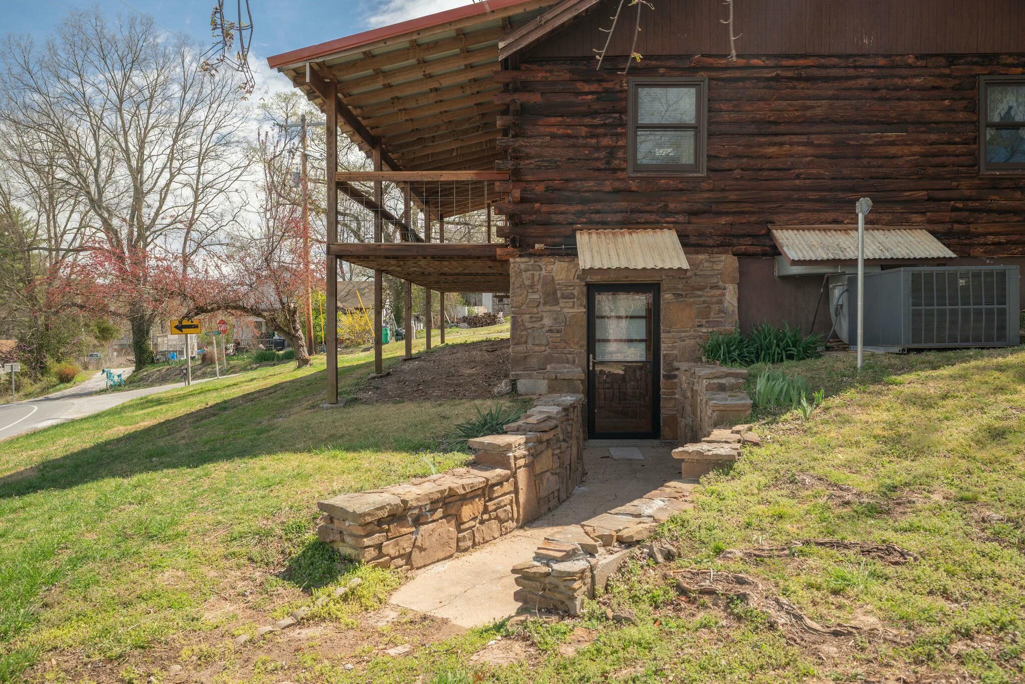main property photo 30