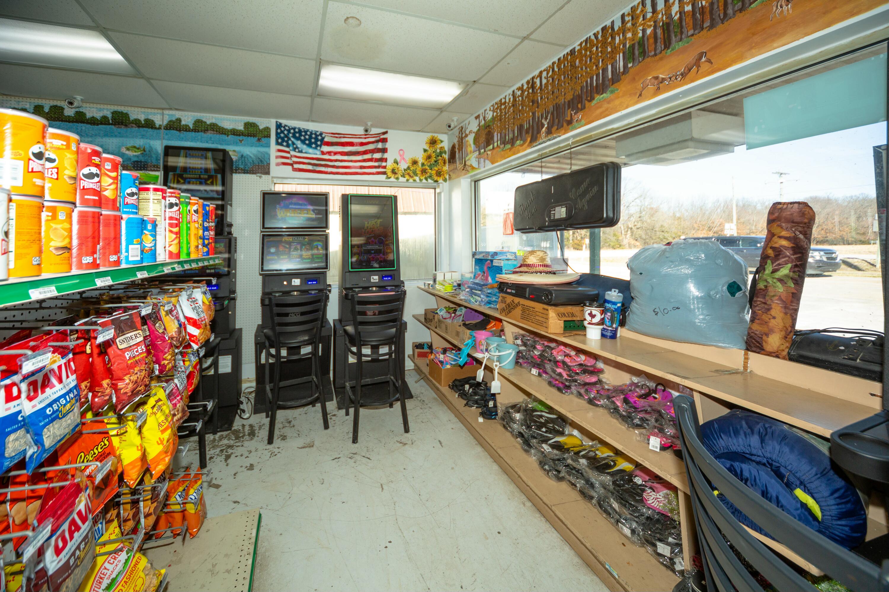 main property photo 11