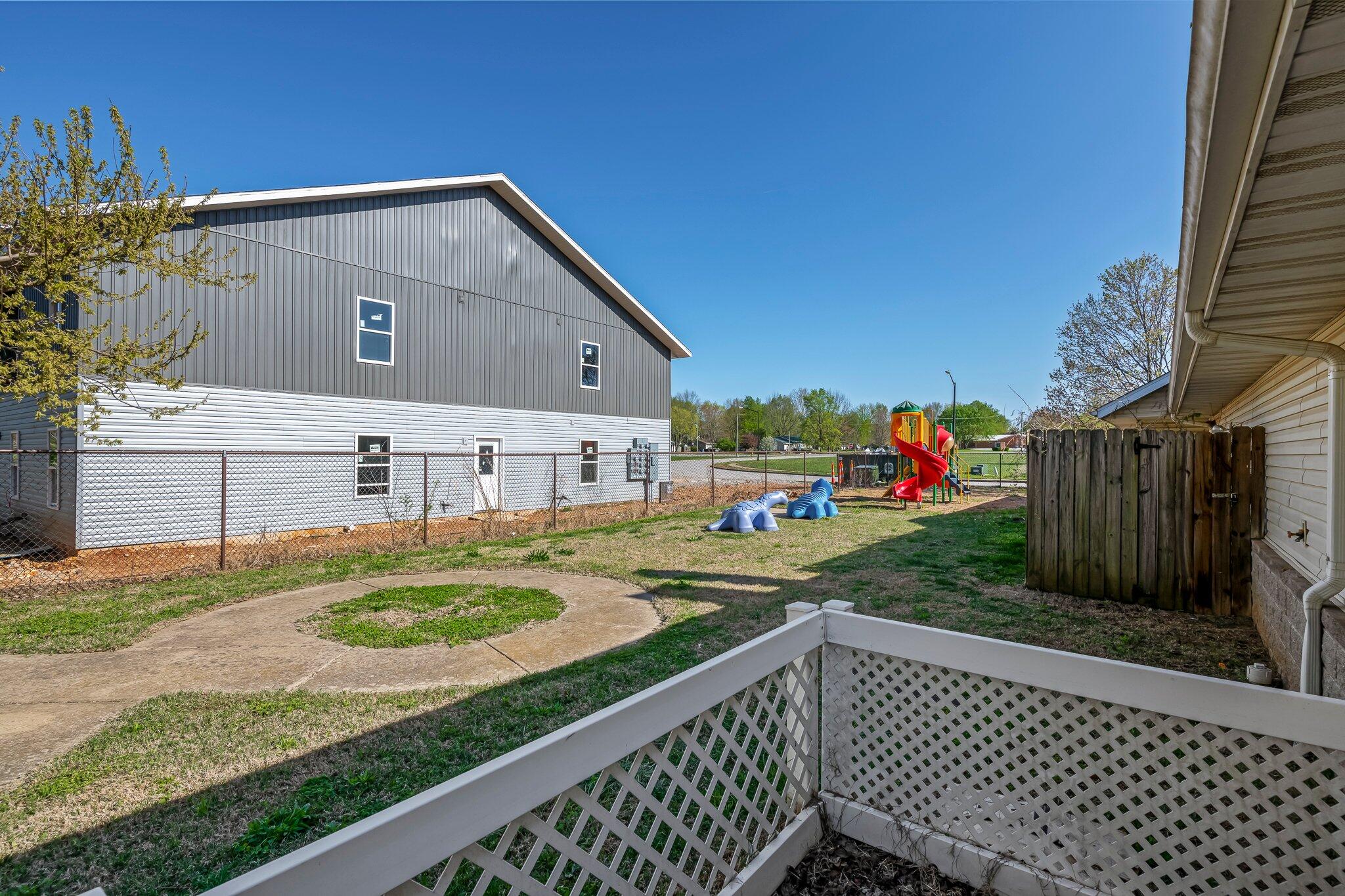 main property photo 17