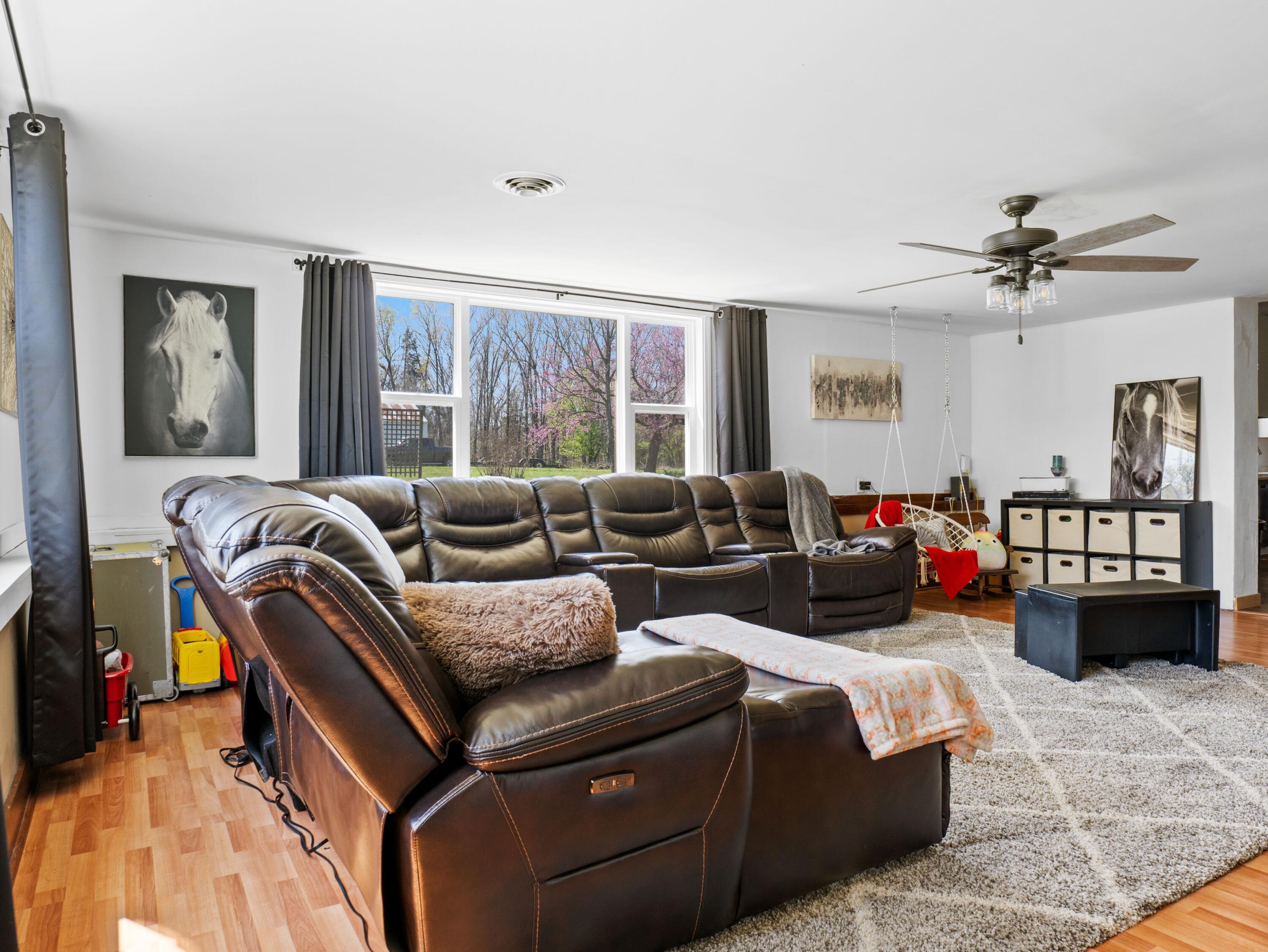 property viewer photo 36