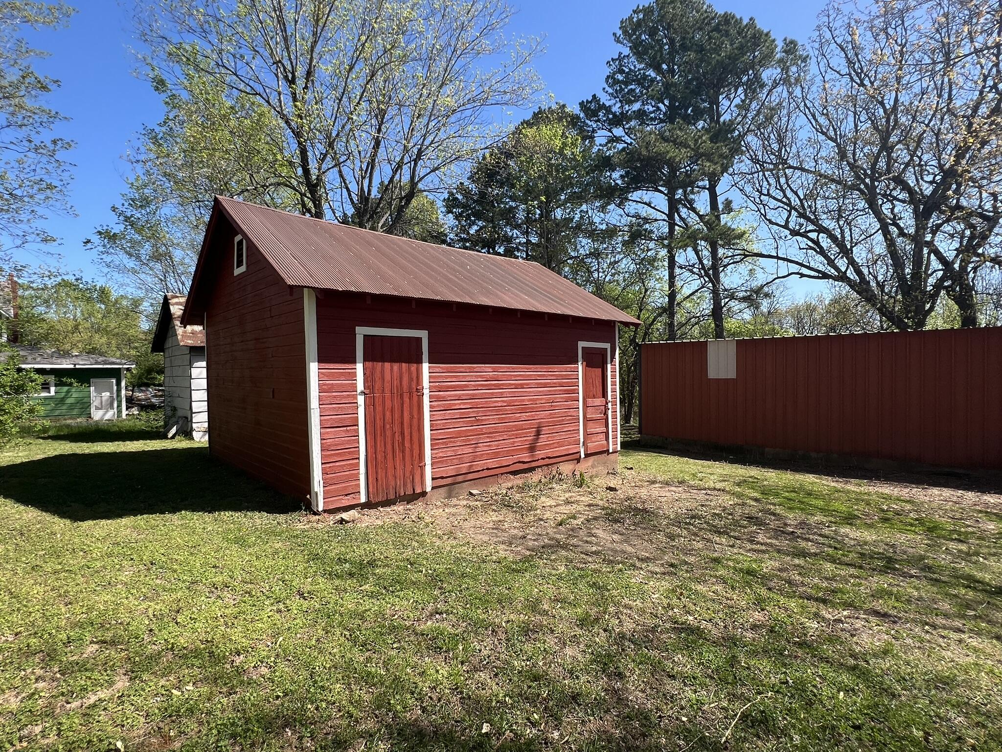 main property photo 39