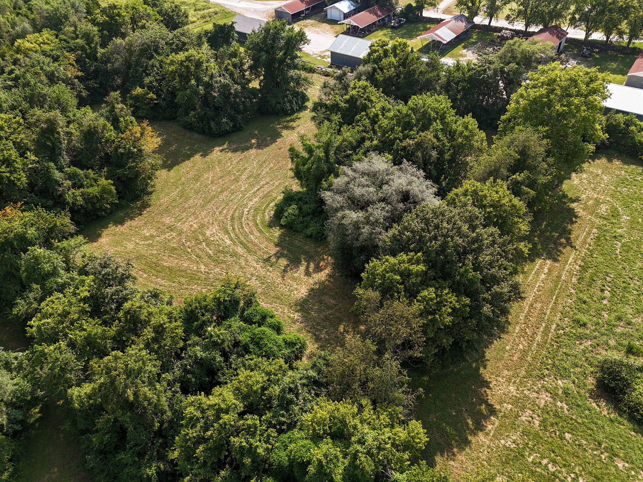 main property photo 9