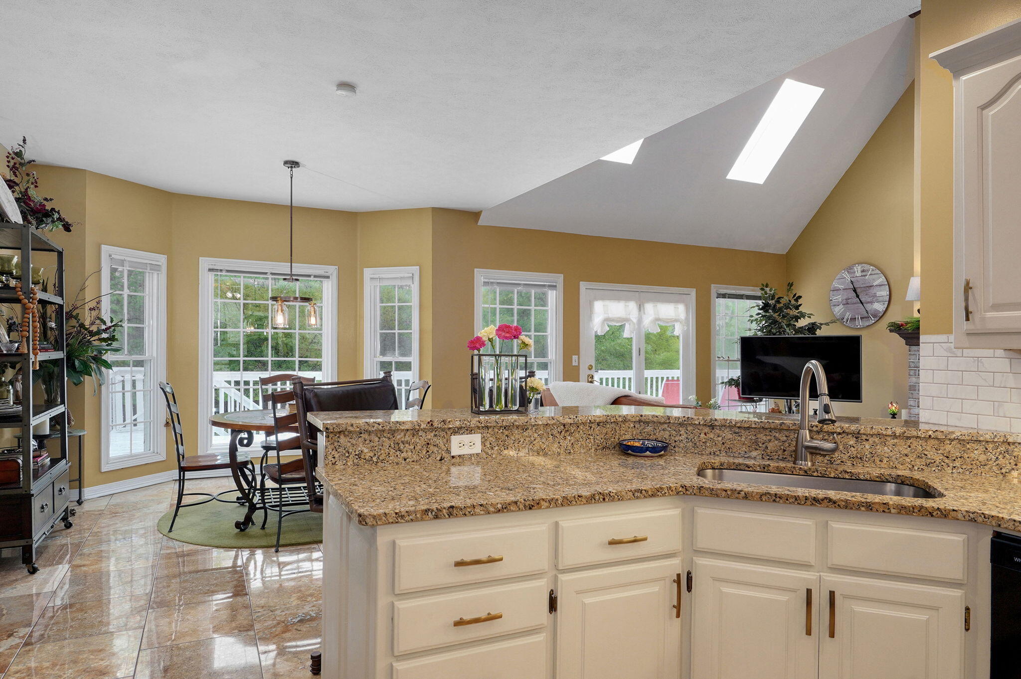property viewer photo 26