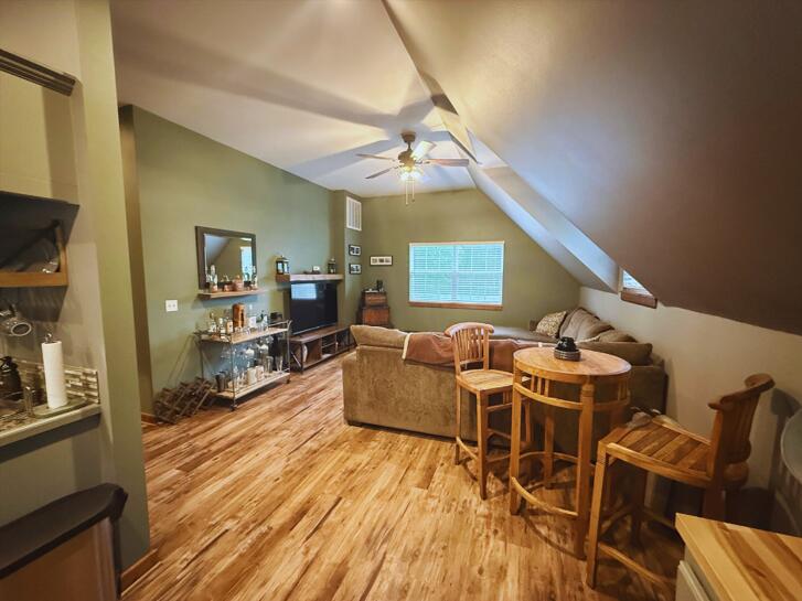 property viewer photo 5
