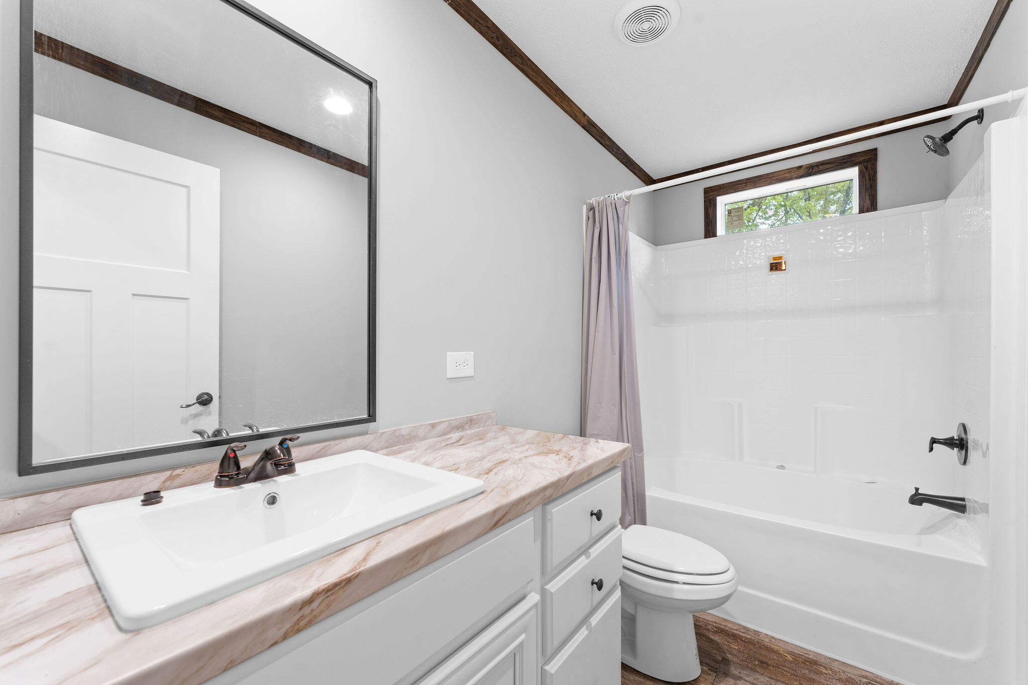 property viewer photo 20