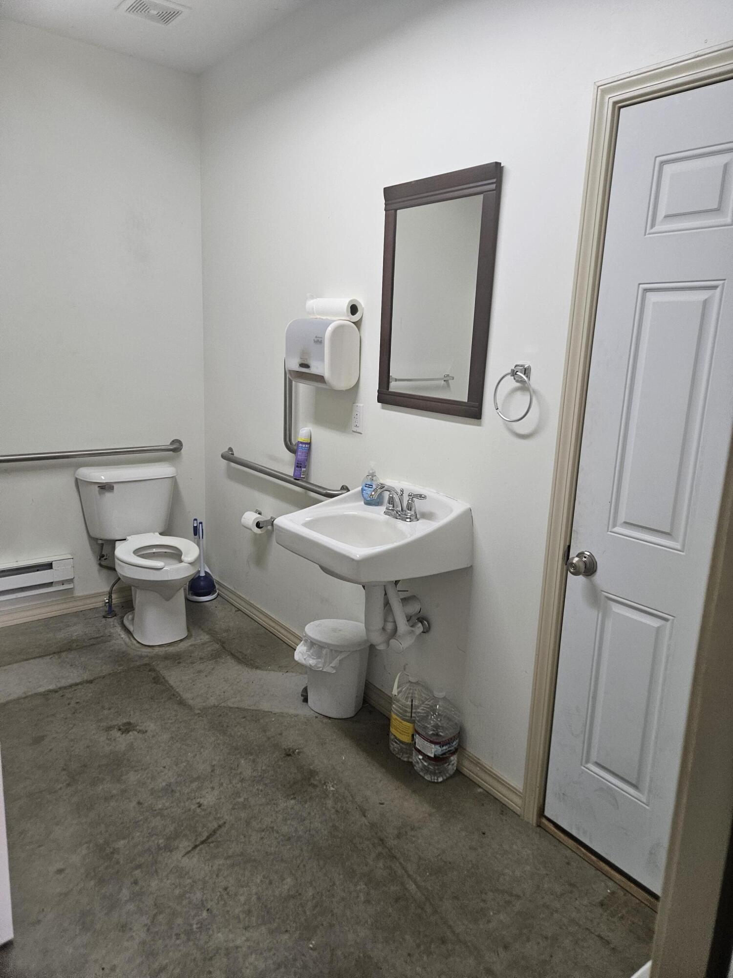 main property photo 30