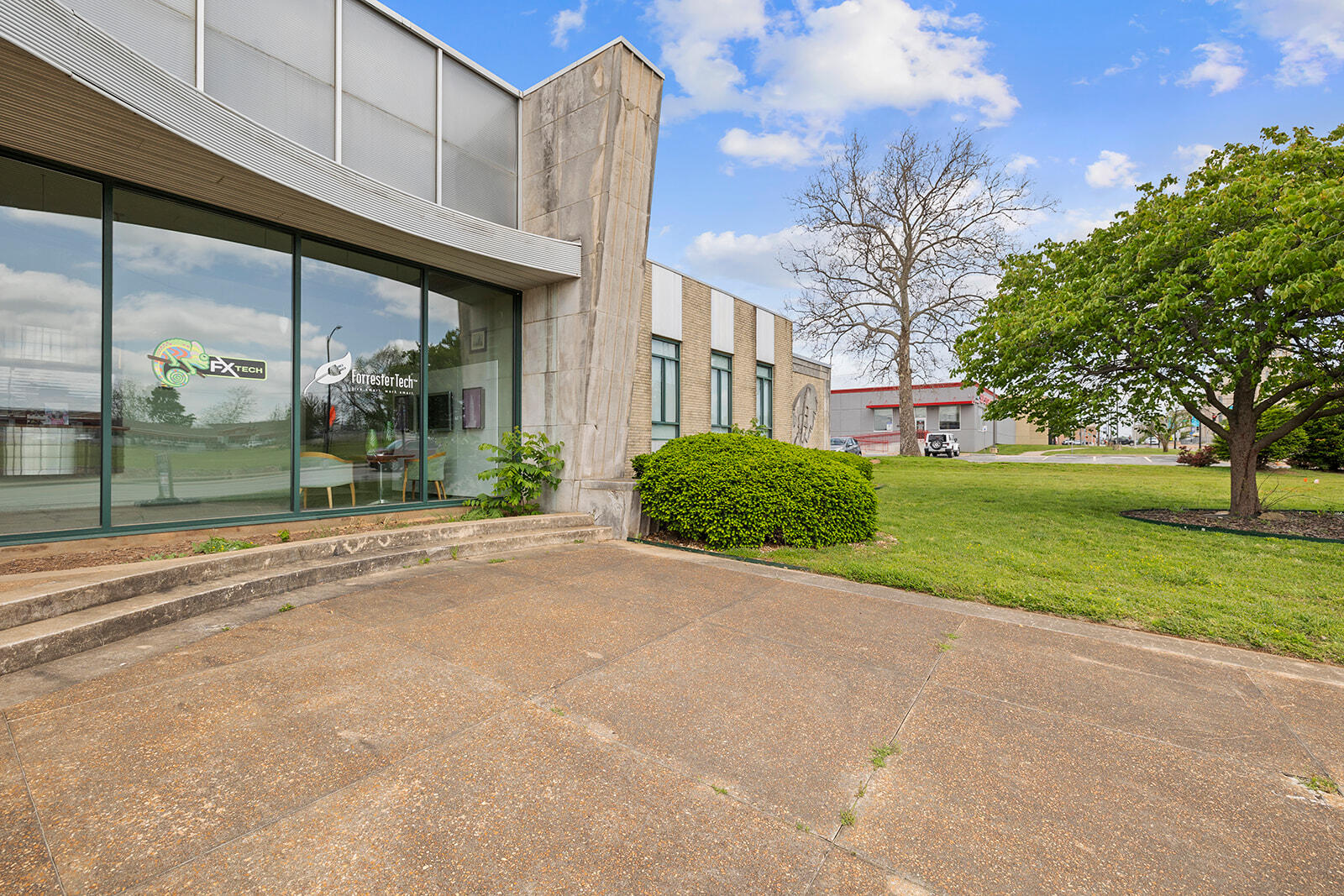 main property photo 4