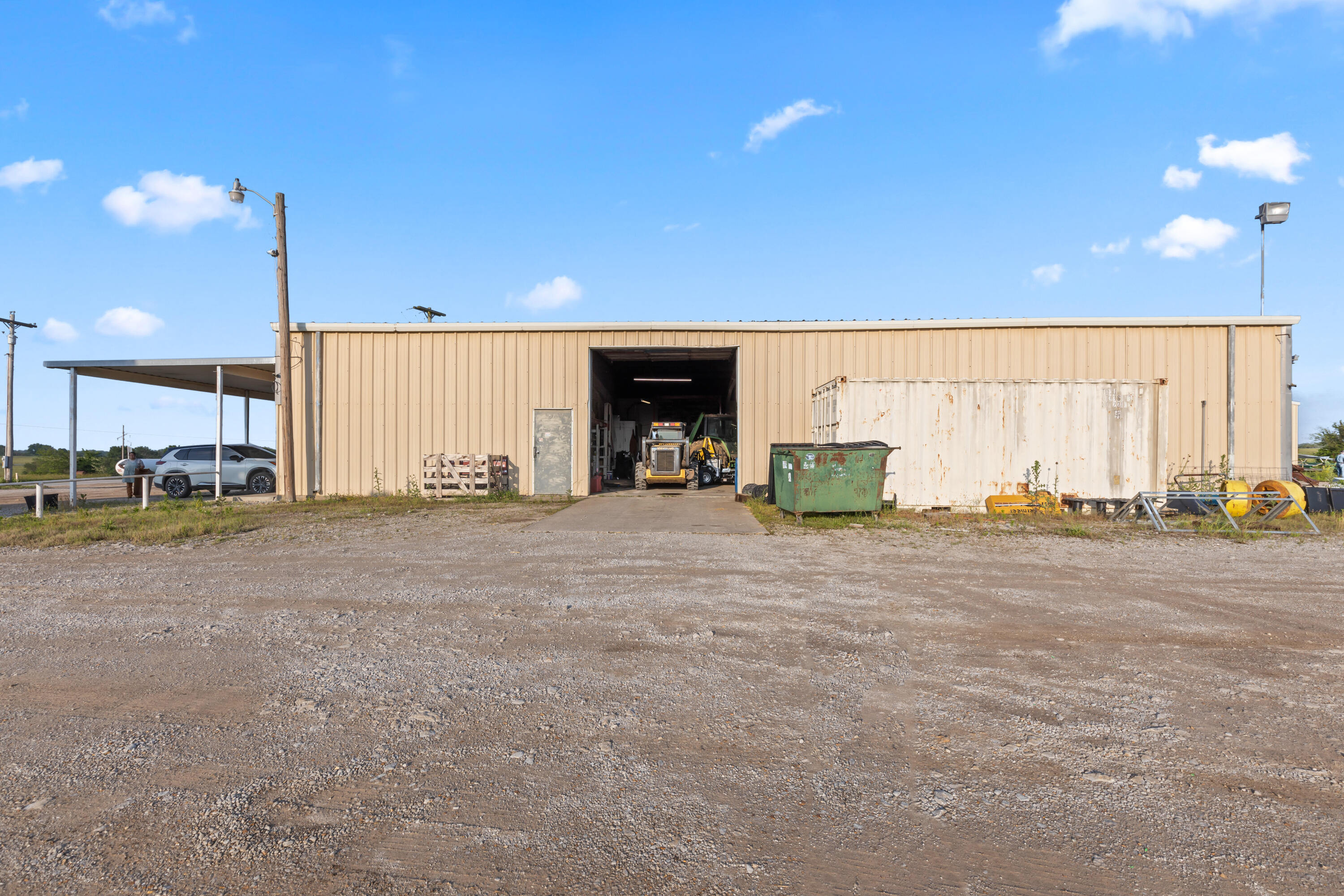 main property photo 25