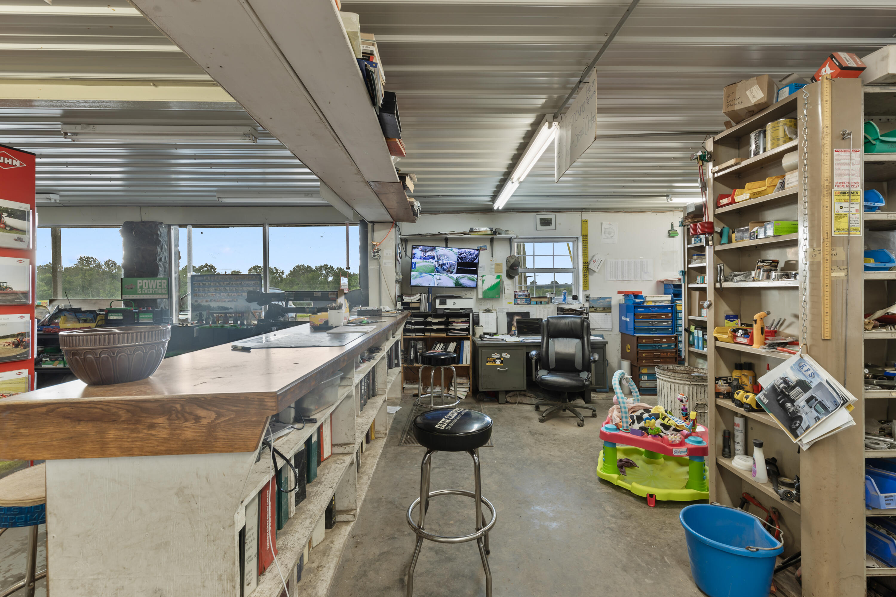 main property photo 30