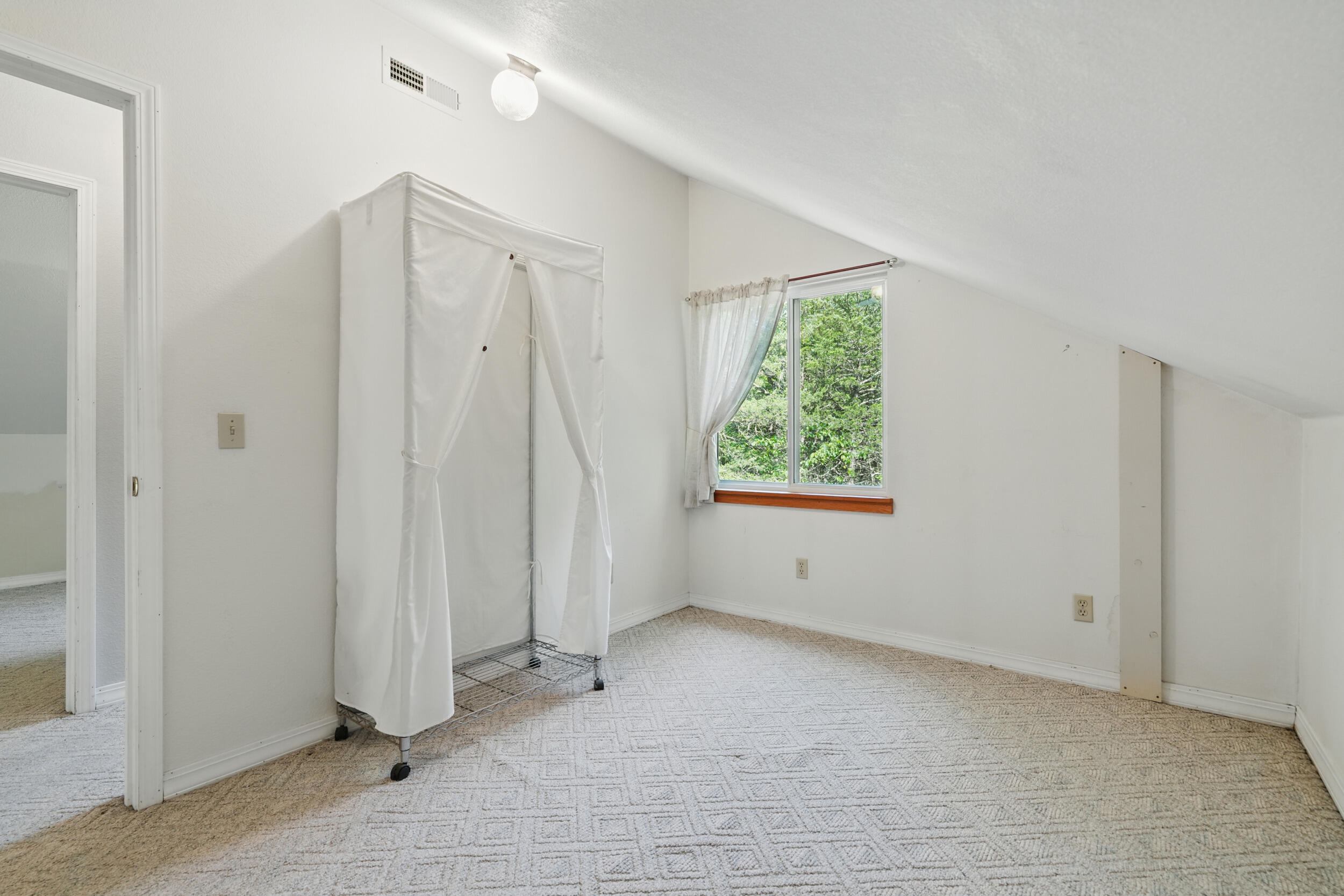 property viewer photo 23