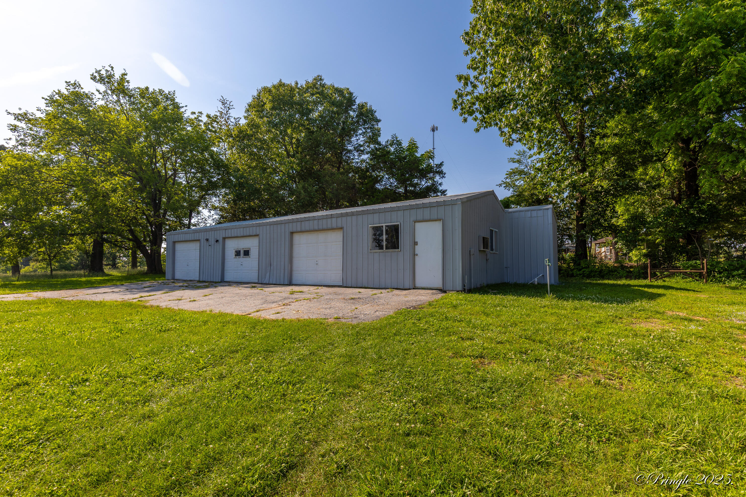 property viewer photo 25