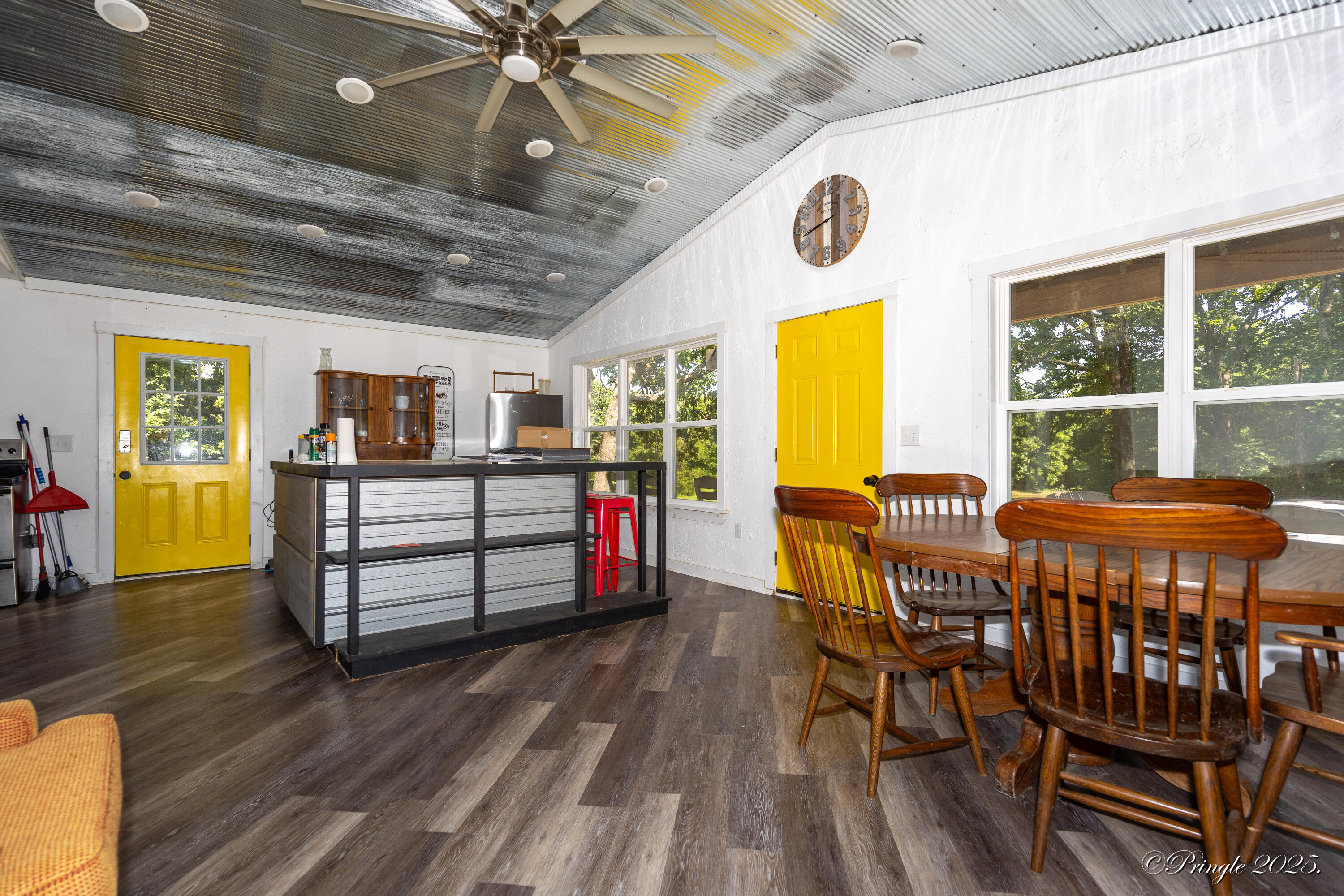 property viewer photo 3