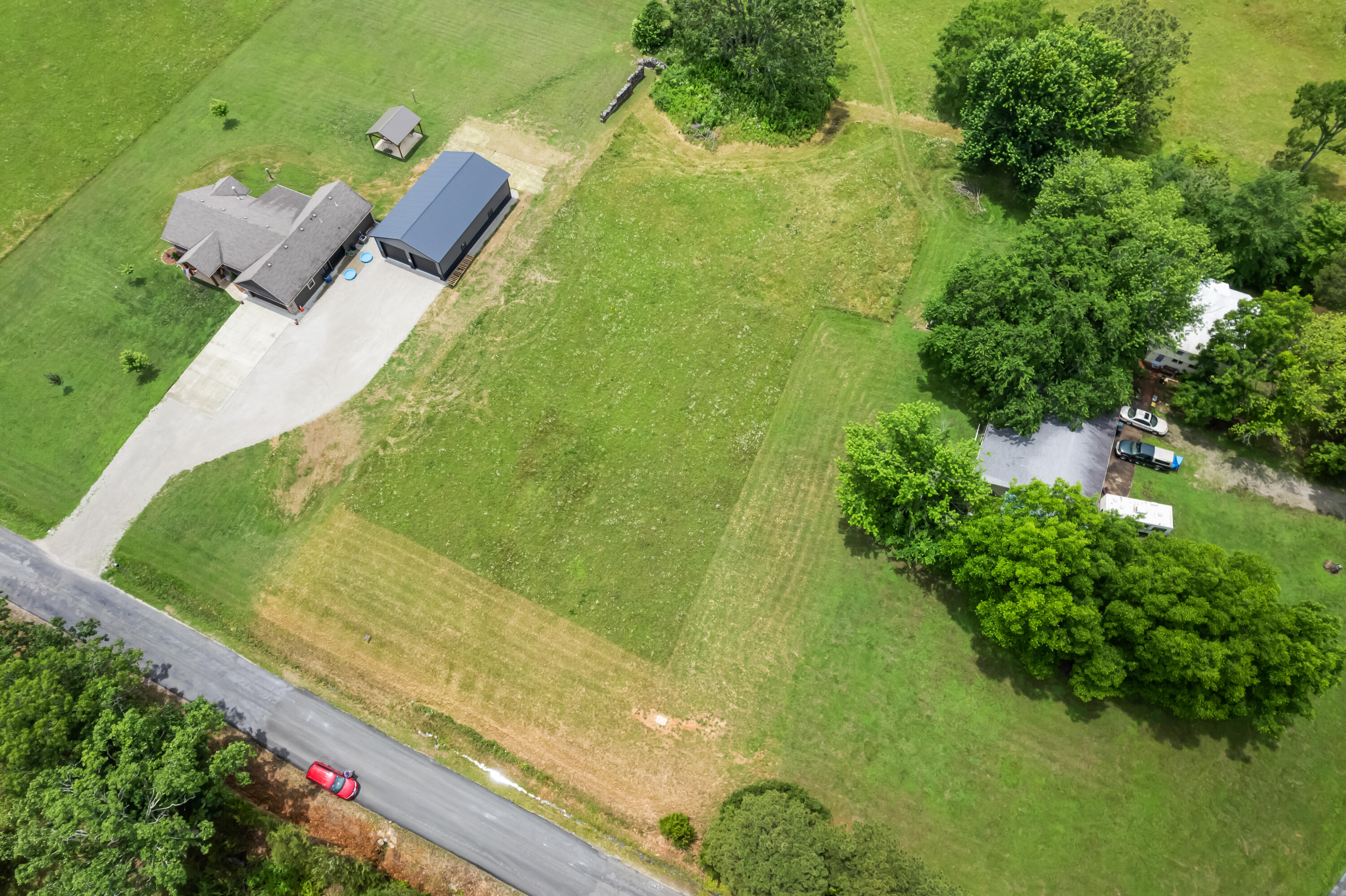 main property photo 4