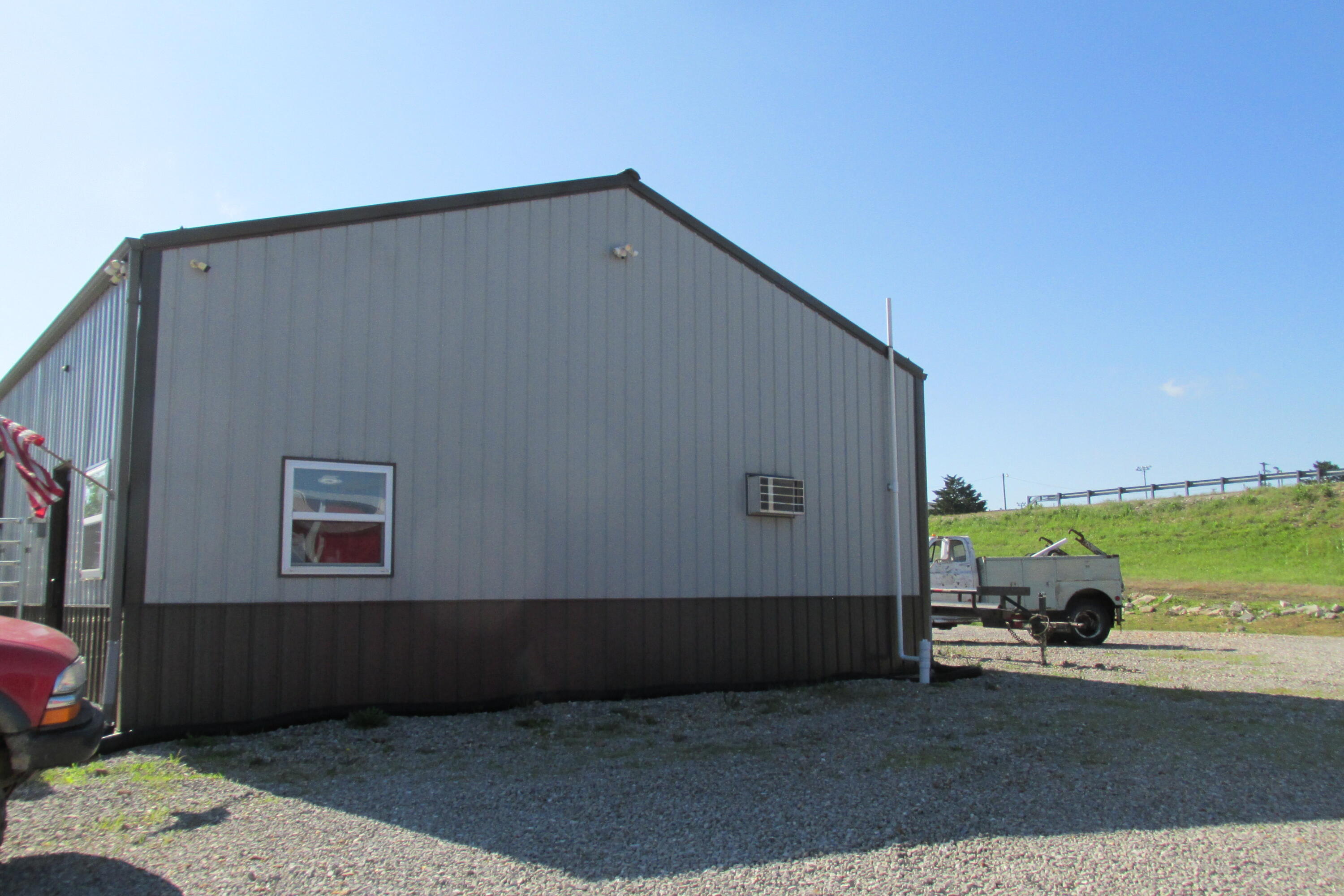 main property photo 13
