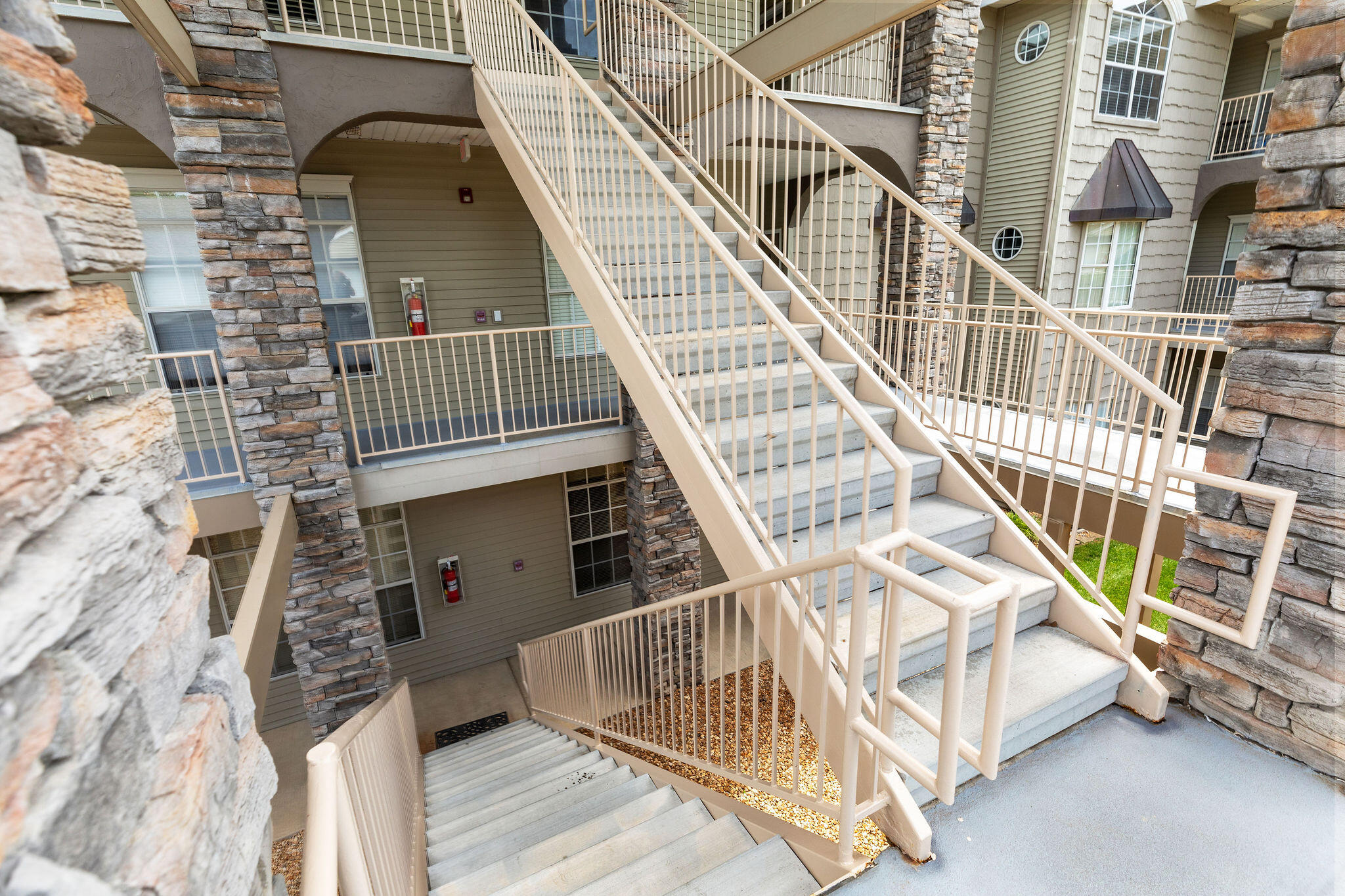 property viewer photo 2