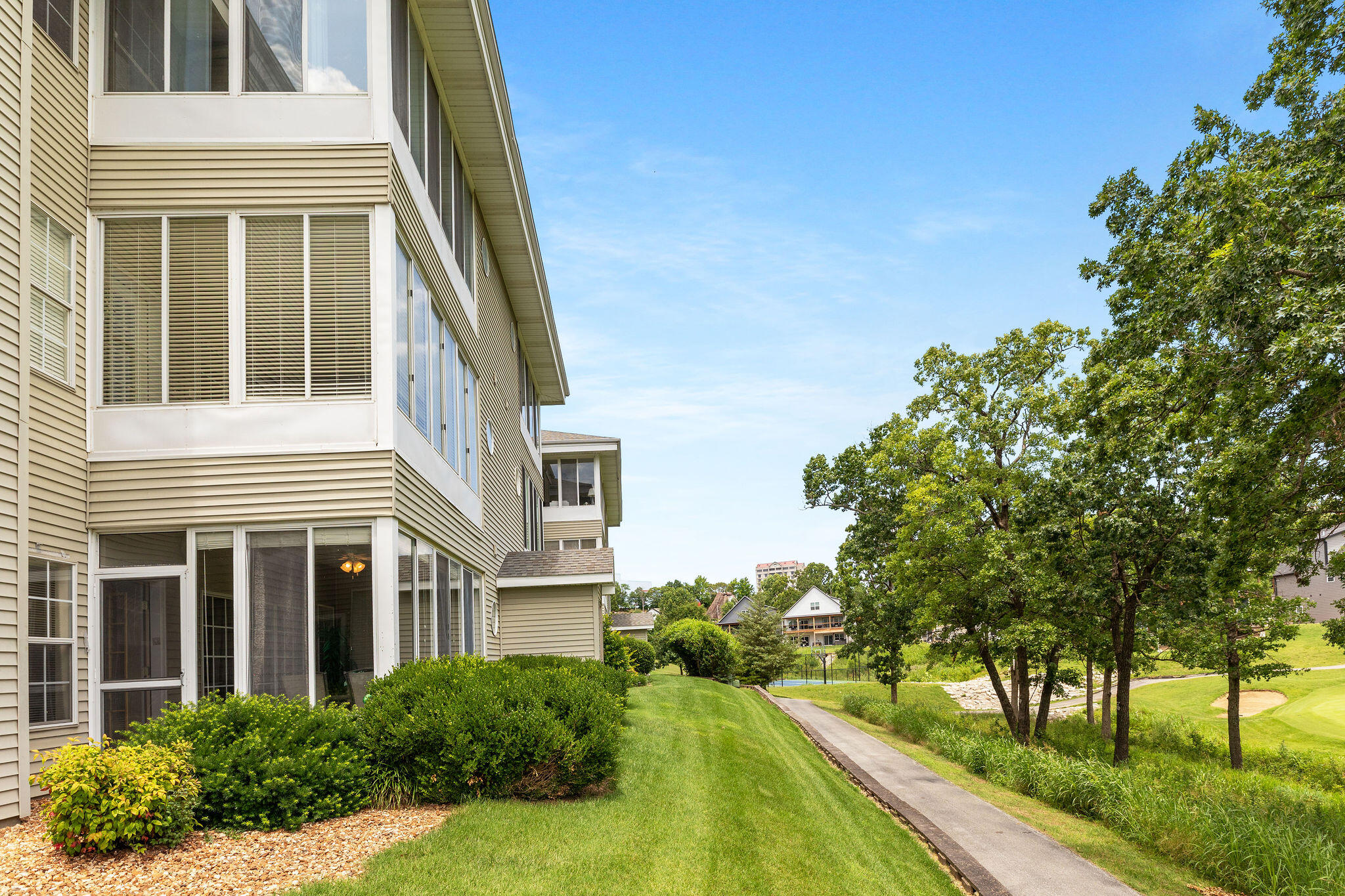 property viewer photo 20