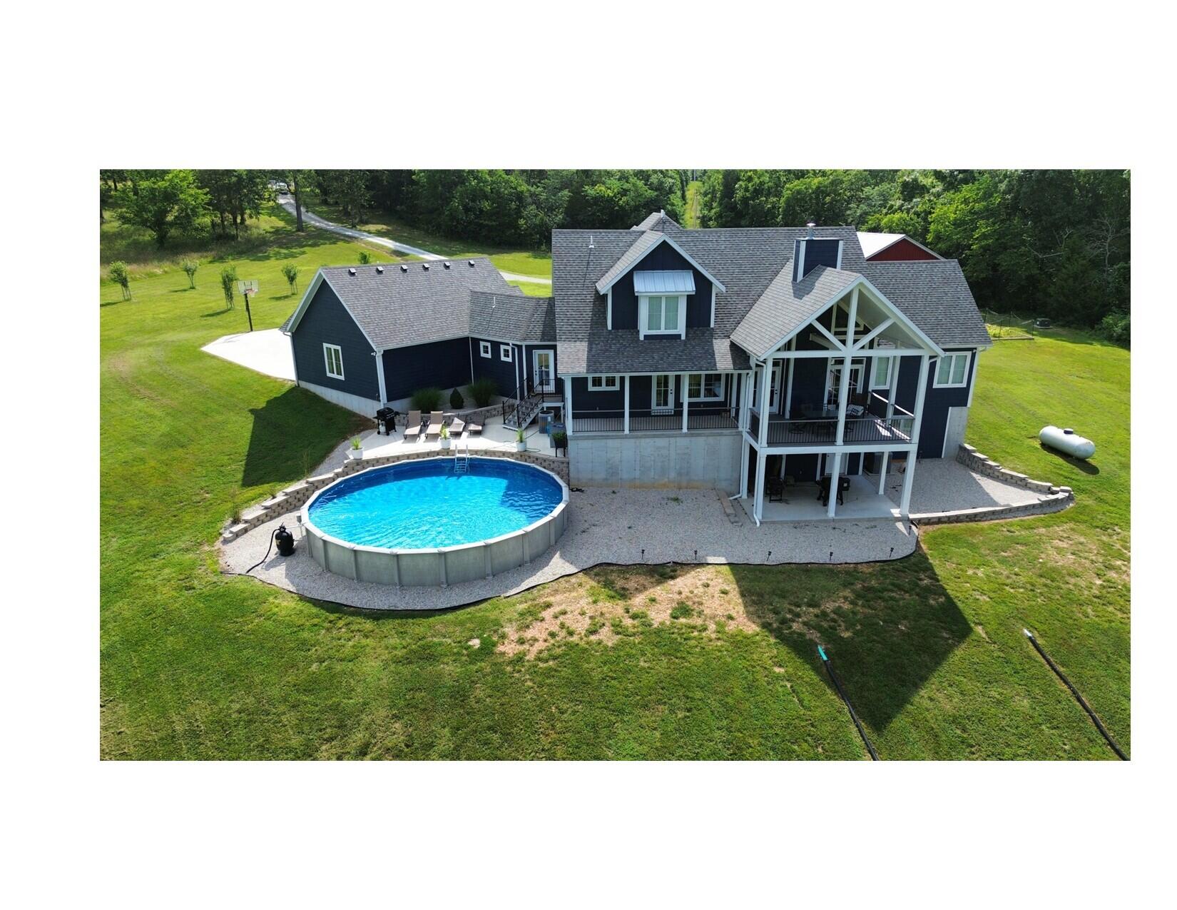 main property photo 9