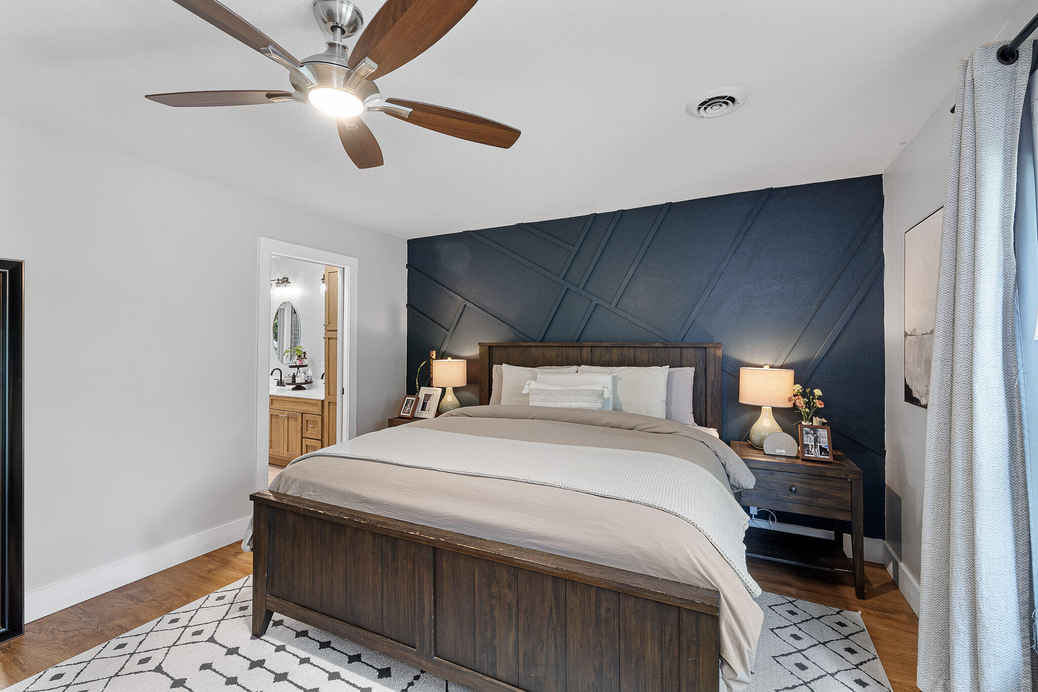 property viewer photo 18