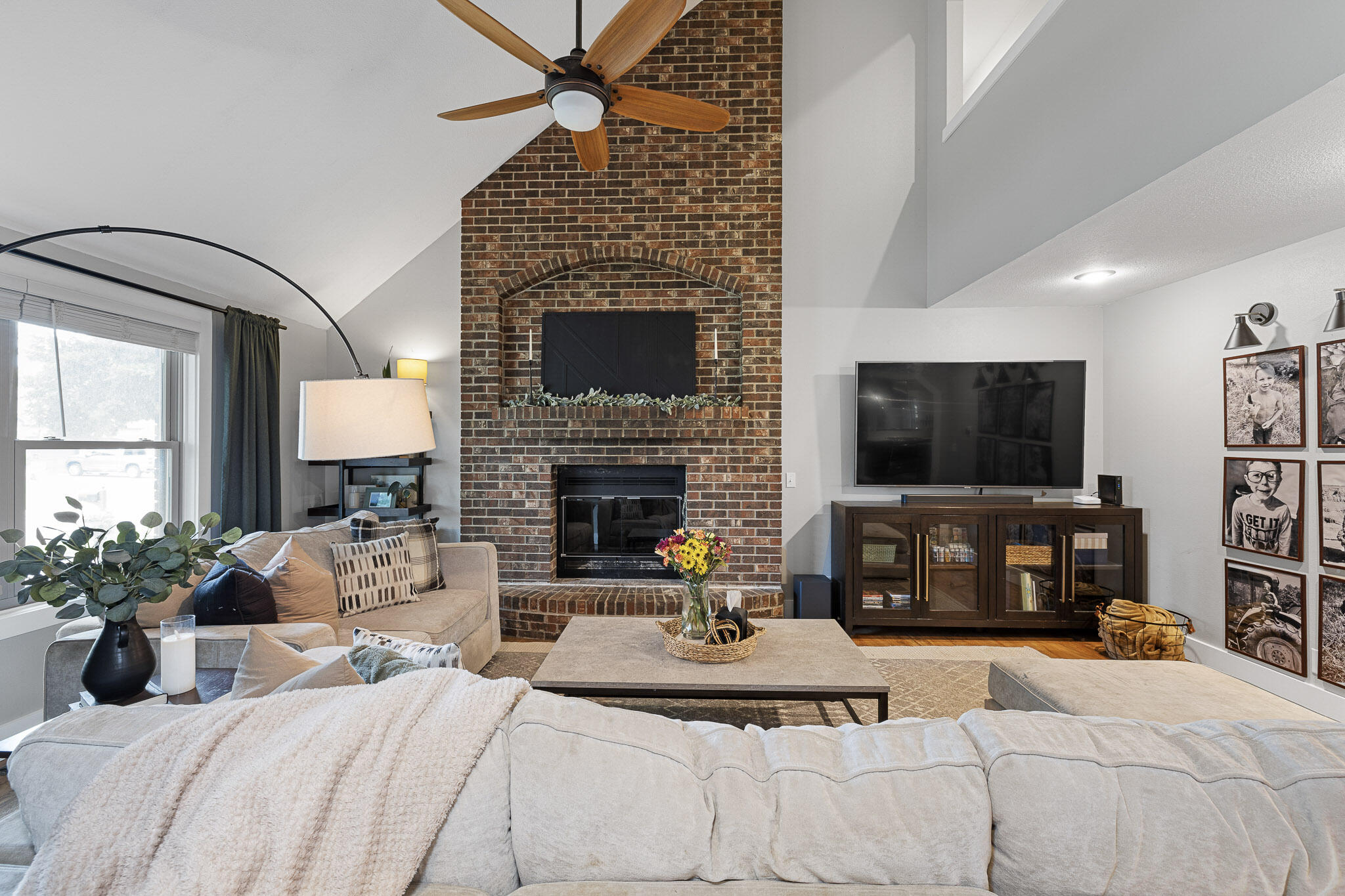 property viewer photo 2